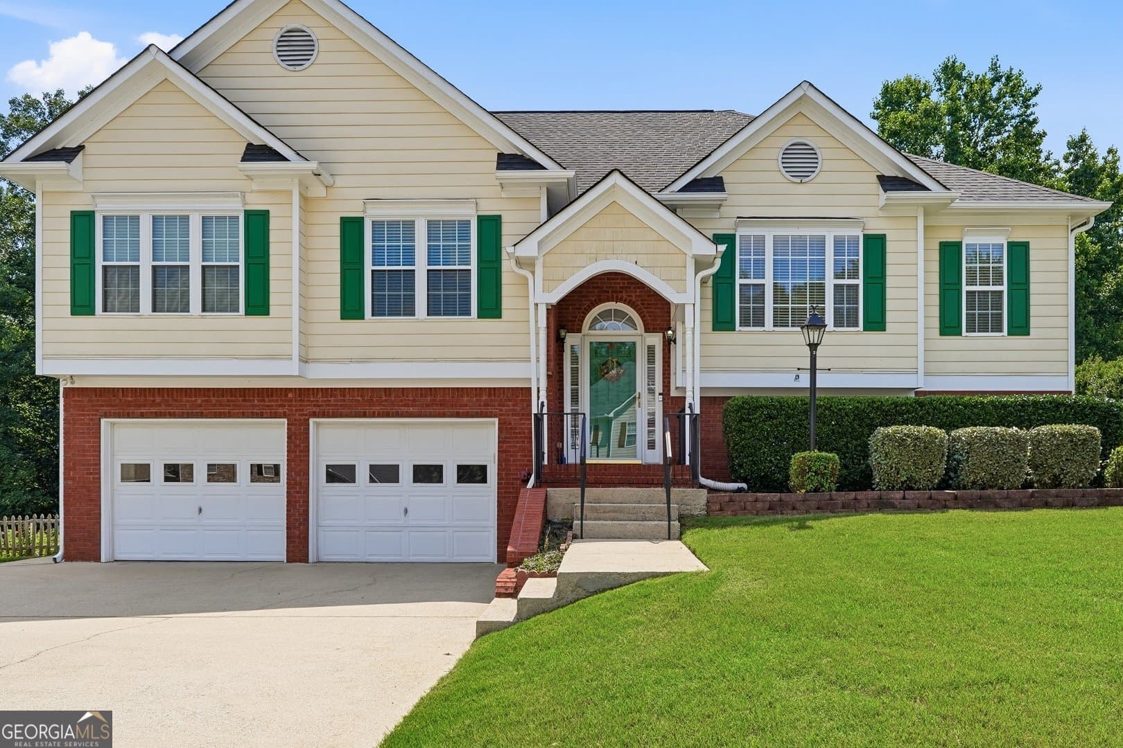 4 bedroom, 3 bathroom, 3,364 sq ft single family residence sold at 2343 Bluff Creek Overlook, Douglasville, GA 30135
