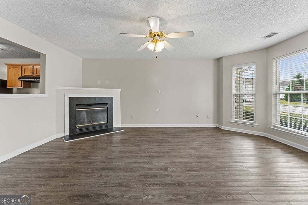 3 bedroom, 2 bathroom, 1,418 sq ft townhouse for sale at 1547 April Lane, Morrow, GA 30260 — photo 6