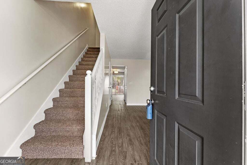 3 bedroom, 2 bathroom, 1,418 sq ft townhouse for sale at 1547 April Lane, Morrow, GA 30260 — photo 4