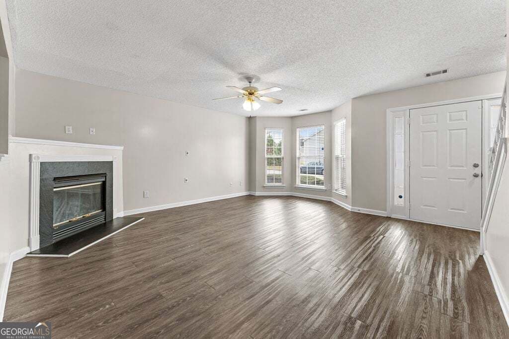 3 bedroom, 2 bathroom, 1,418 sq ft townhouse for sale at 1547 April Lane, Morrow, GA 30260 — photo 8