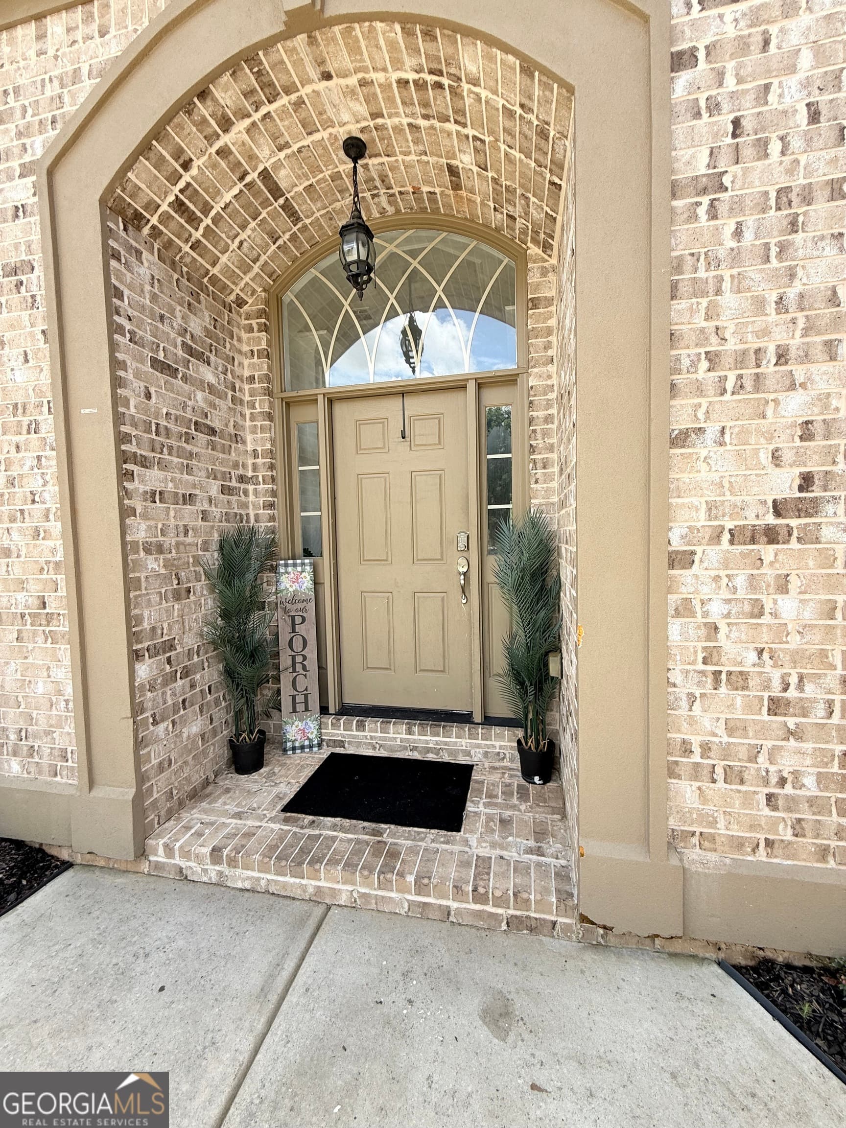 4 bedroom, 3.5 bathroom, 3,185 sq ft single family residence for sale at 6409 Caledon Court, Locust Grove, GA 30248 — photo 4