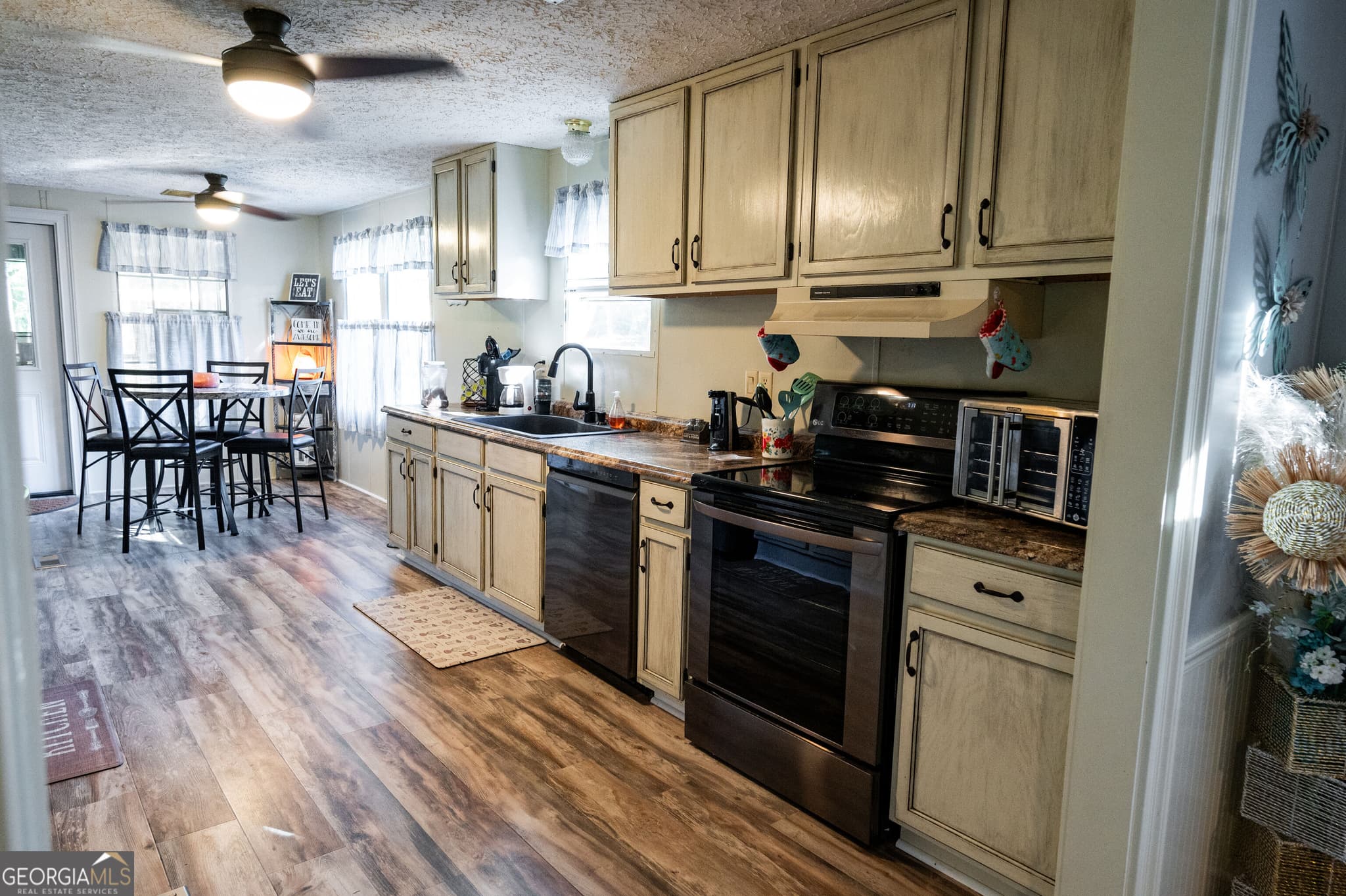 3 bedroom, 2 bathroom, 1,531 sq ft manufactured home,single family residence for sale at 152 Pea Ridge Circle, Eatonton, GA 31024 — photo 9