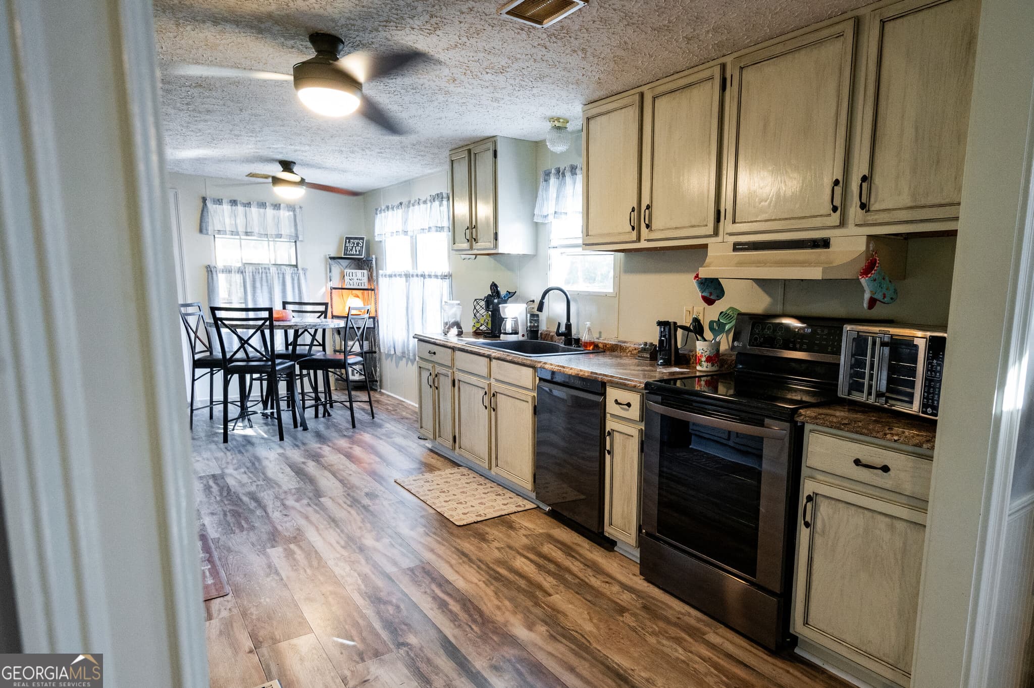 3 bedroom, 2 bathroom, 1,531 sq ft manufactured home,single family residence for sale at 152 Pea Ridge Circle, Eatonton, GA 31024 — photo 8