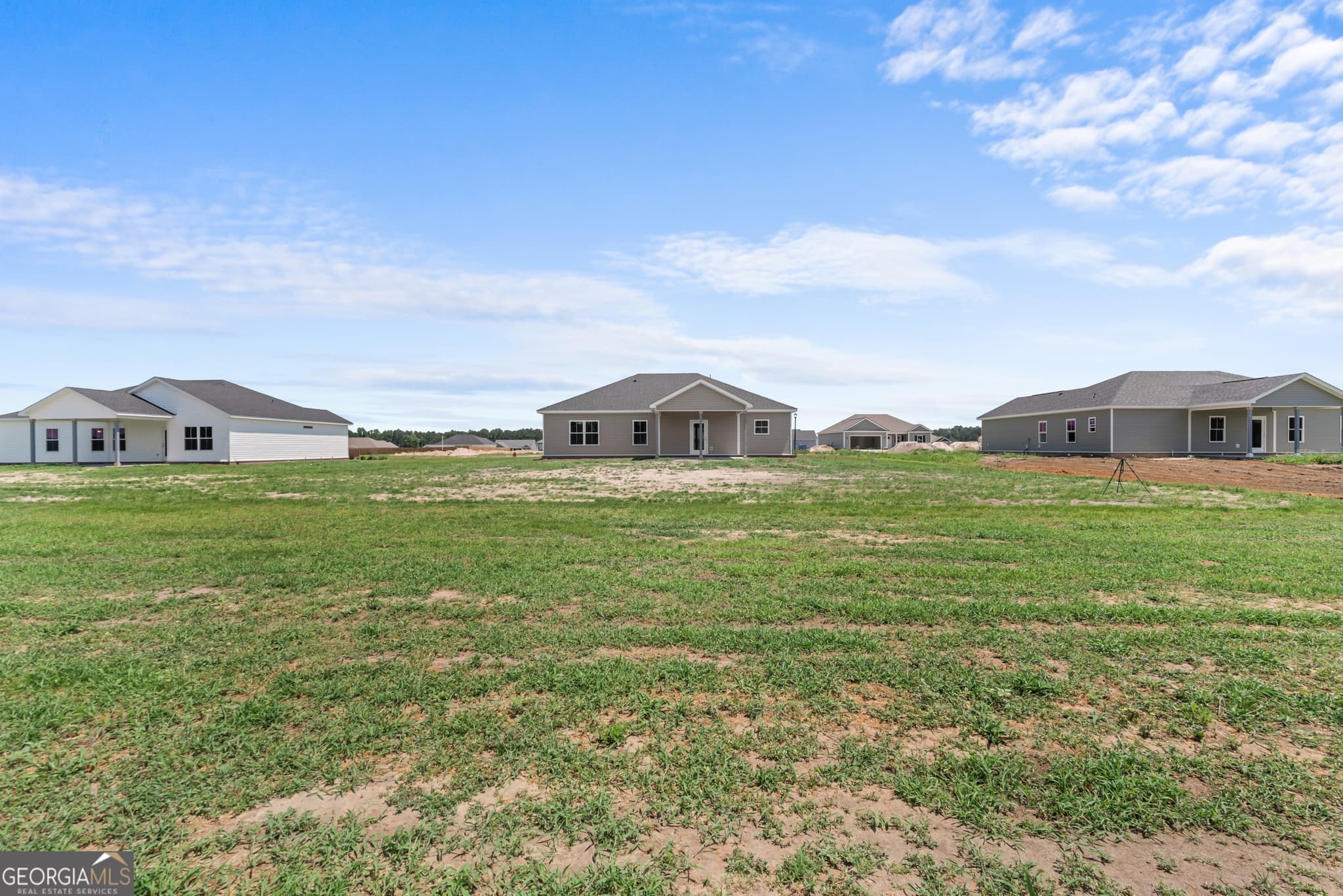 3 bedroom, 2 bathroom, 1,544 sq ft single family residence under contract at 318 Barney Run, Statesboro, GA 30458 — photo 5