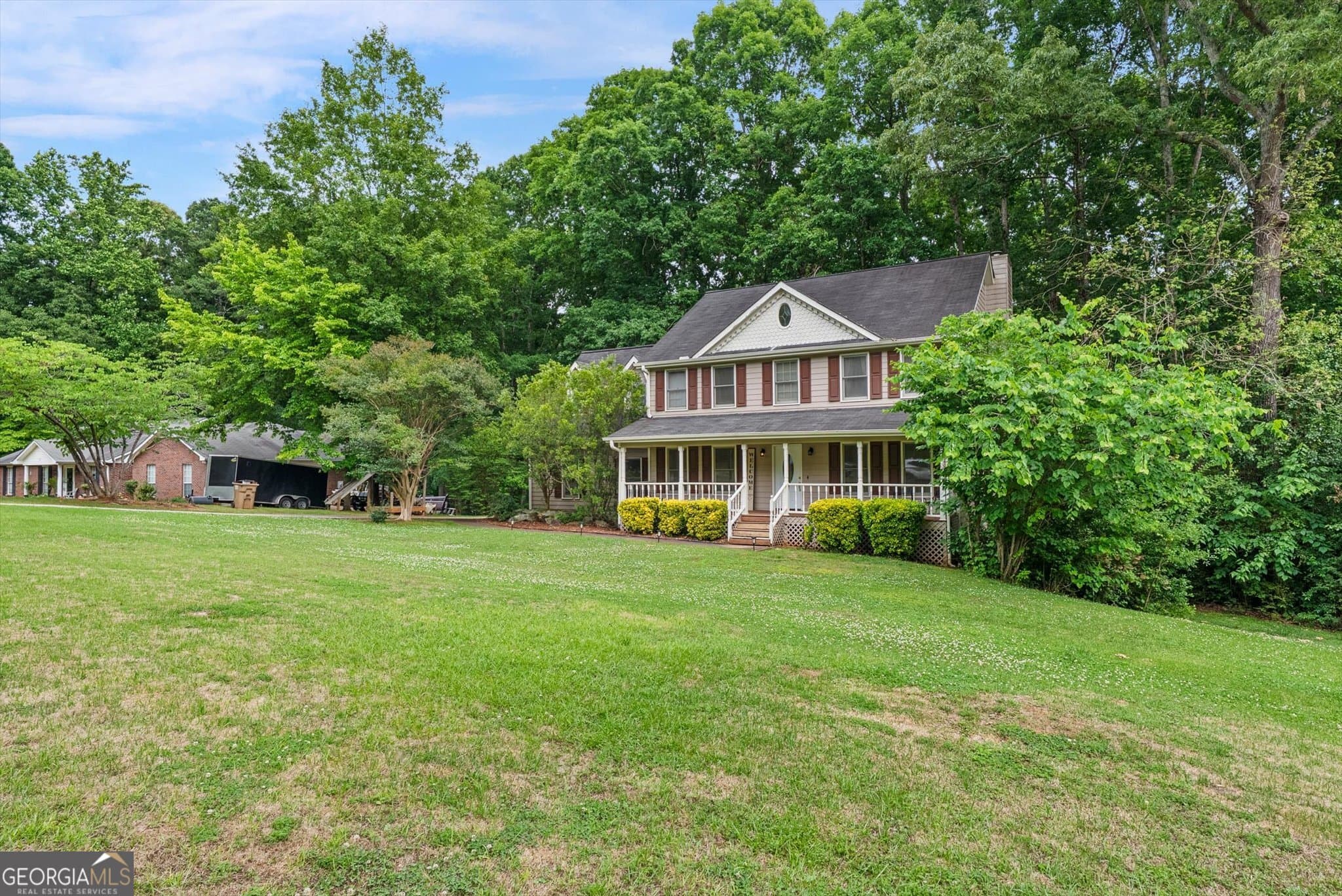 4 bedroom, 2.5 bathroom, 3,735 sq ft single family residence for sale at 165 Hayes Circle, Rex, GA 30273 — photo 3
