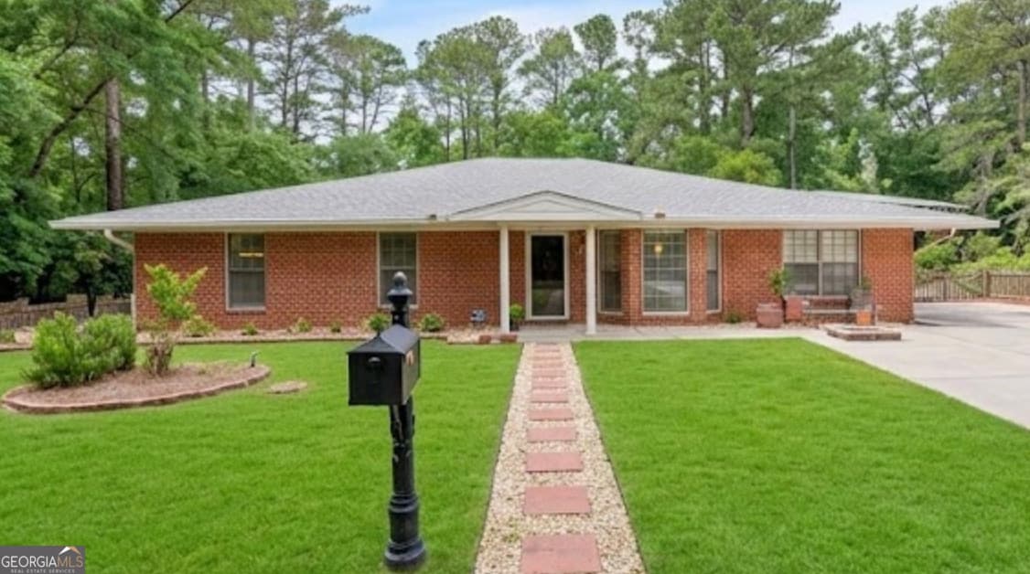 4 bedroom, 3.5 bathroom, 2,681 sq ft single family residence for sale at 1001 Poppell Drive, Darien, GA 31305