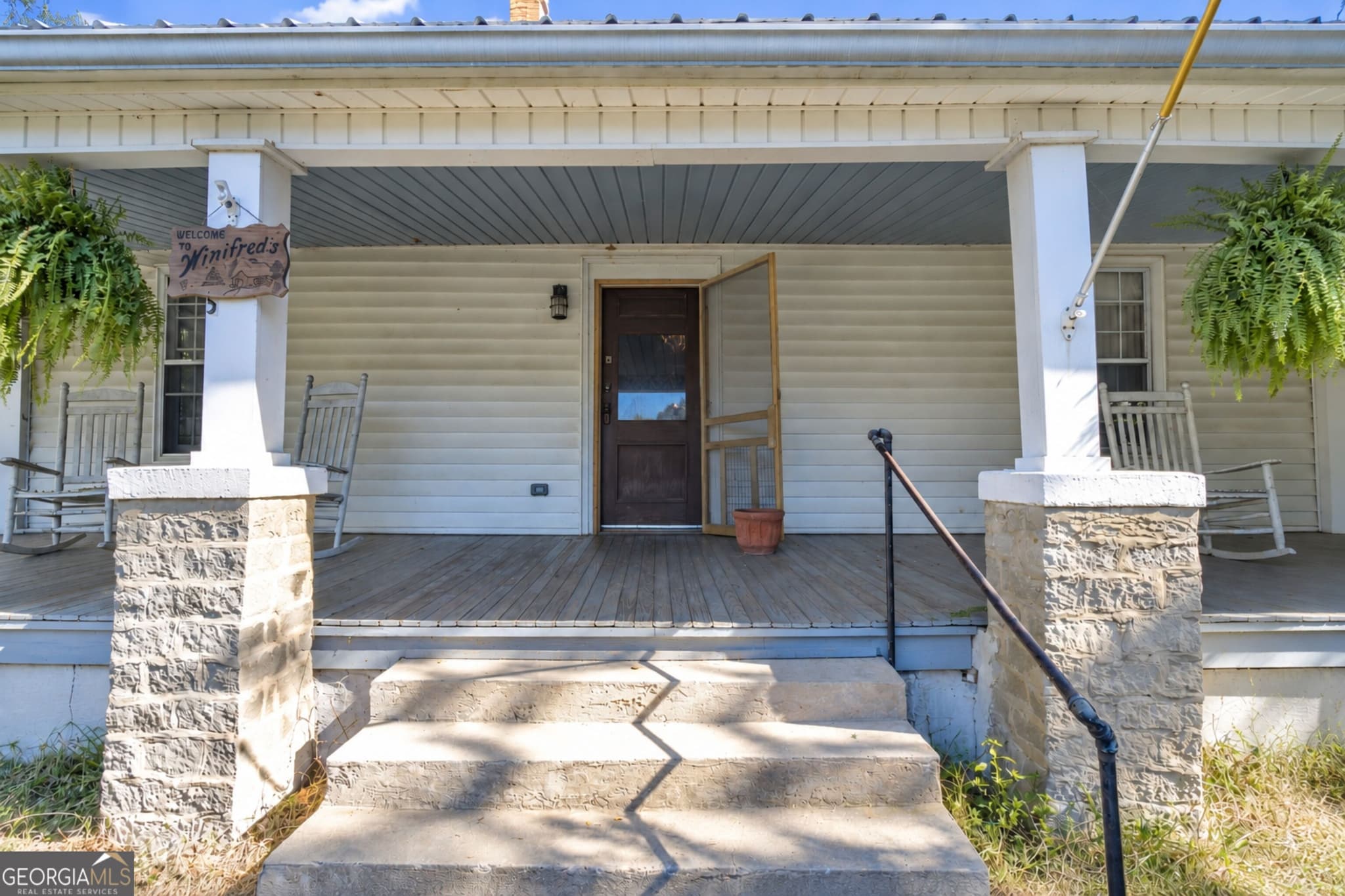 3 bedroom, 1 bathroom, 1,810 sq ft single family residence for sale at 695 Elberton Road, Lexington, GA 30648 — photo 2