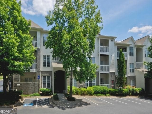 2 bedroom, 2 bathroom, 1,201 sq ft apartment for rent at 240 E Belle Isle Road 507, Atlanta, GA 30342 for $1,950 a month — photo 1 of 20