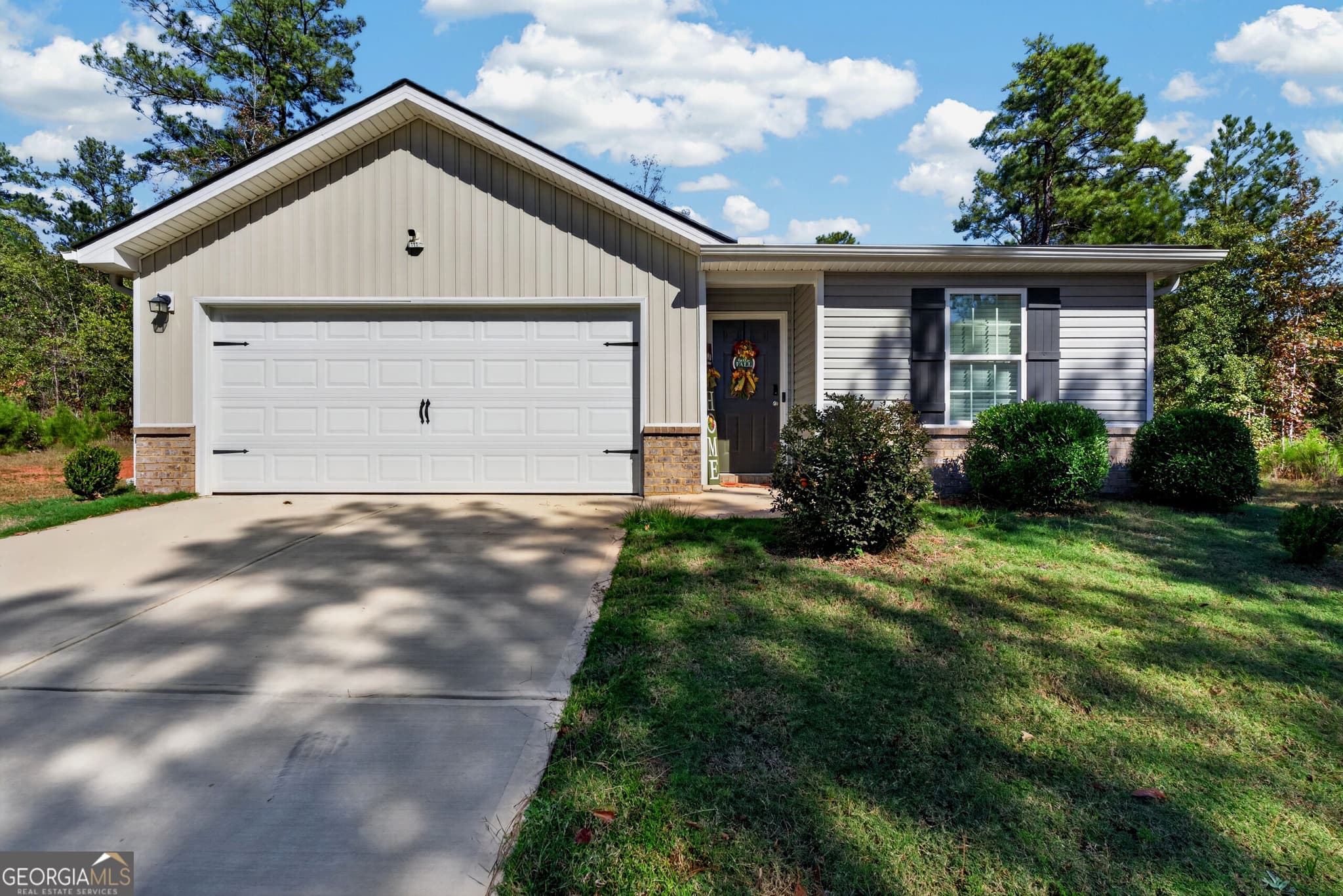 4 bedroom, 2 bathroom, 1,398 sq ft single family residence for sale at 196 Chapman Road, Macon, GA 31211 — photo 1 of 36