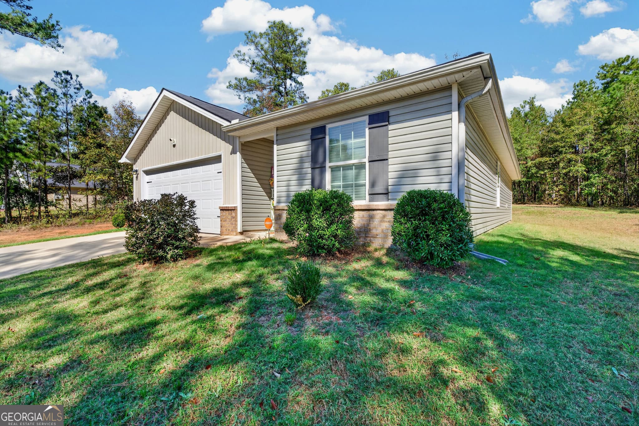 4 bedroom, 2 bathroom, 1,398 sq ft single family residence for sale at 196 Chapman Road, Macon, GA 31211 — photo 4