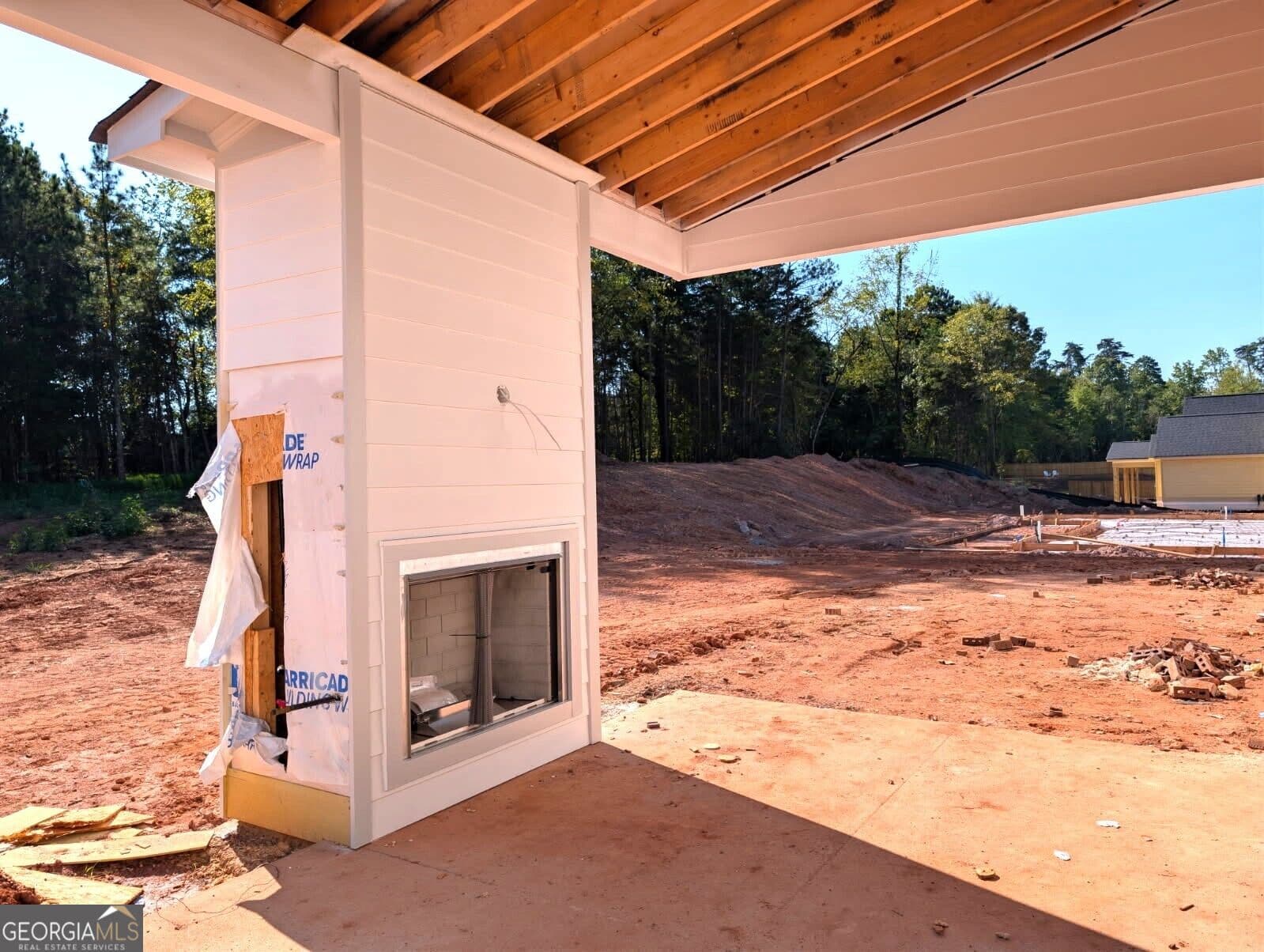 5 bedroom, 4.5 bathroom, 3,679 sq ft single family residence for sale at 4570 Greyson Manor Drive, Cumming, GA 30041 — photo 3