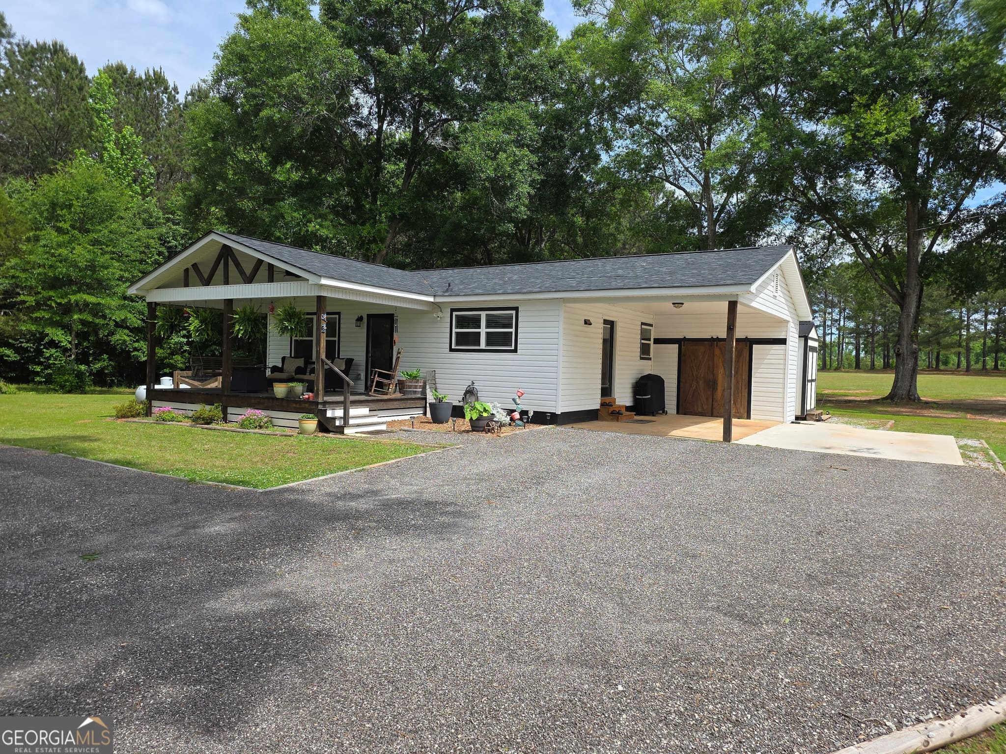 6 bedroom, 3 bathroom, 2,711 sq ft manufactured home,single family residence for sale at 395 E Milner Road, Zebulon, GA 30295
