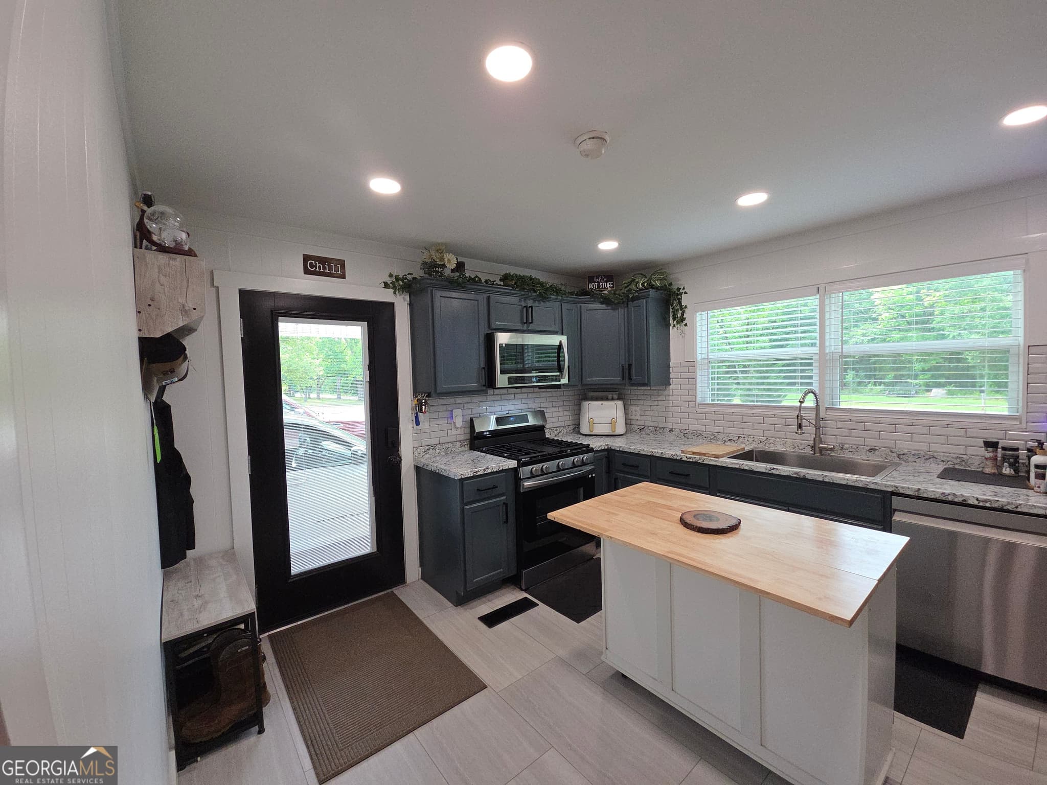 6 bedroom, 3 bathroom, 2,711 sq ft manufactured home,single family residence for sale at 395 E Milner Road, Zebulon, GA 30295 — photo 4