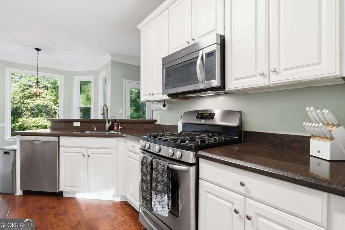 4 bedroom, 2.5 bathroom, 2,600 sq ft single family residence for sale at 195 Riverbirch Lane, Lawrenceville, GA 30044 — photo 10