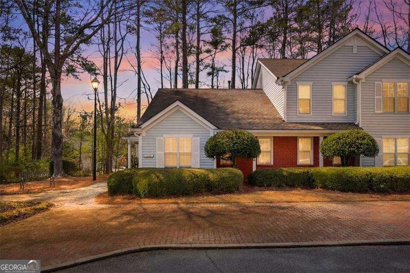 2 bedroom, 1 bathroom, 1,146 sq ft condominium sold at 2011 Henderson Circle, Alpharetta, GA 30004