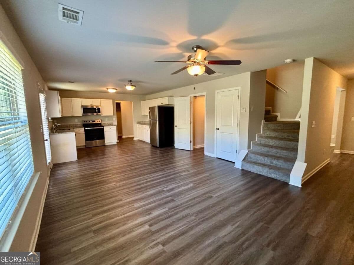 4 bedroom, 2.5 bathroom single family residence for rent at 321 Nutwood Trace, Locust Grove, GA 30248 for $1,950 a month — photo 6