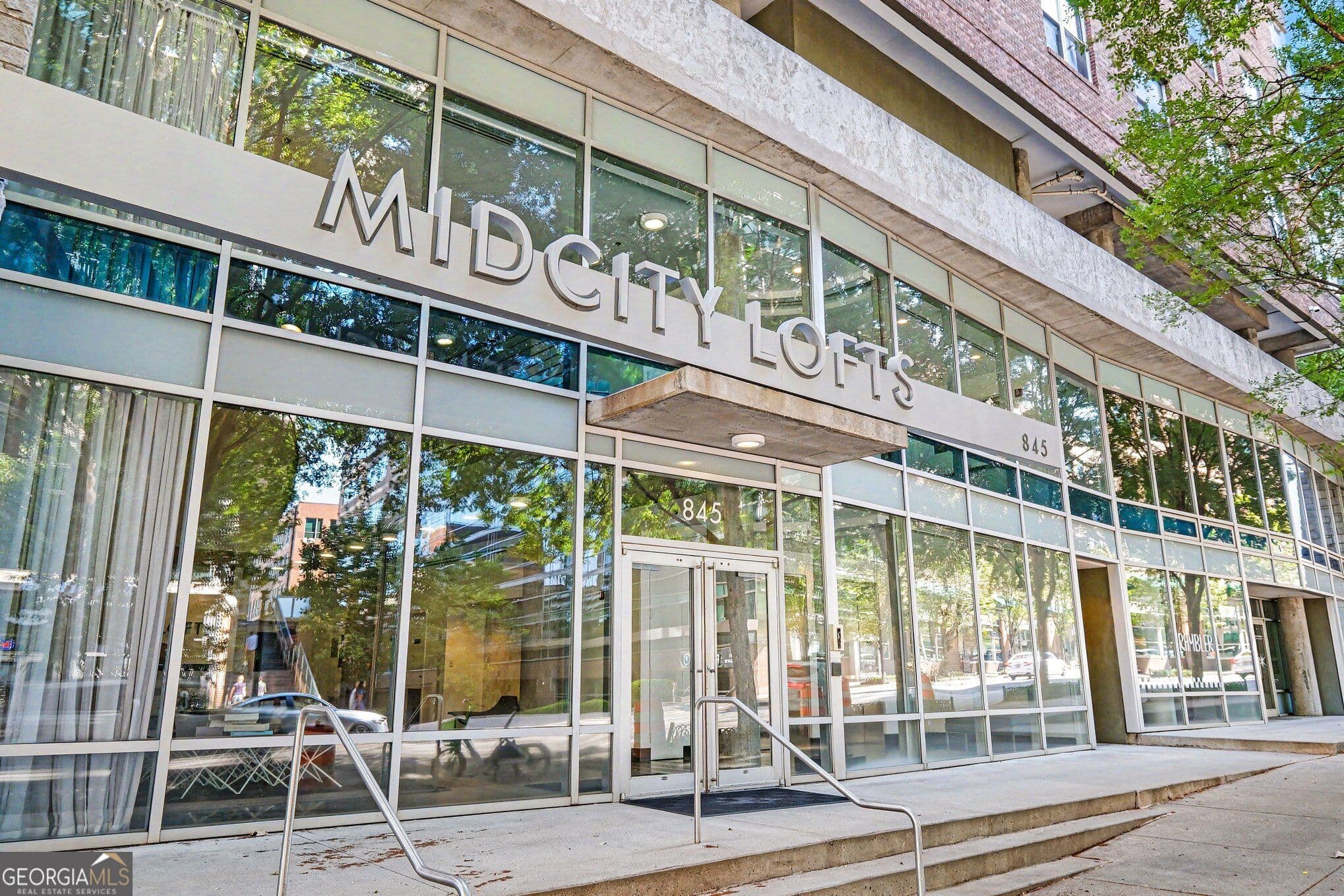 1 bedroom, 2 bathroom, 1,225 sq ft condominium for sale at 845 Spring Street 416, Atlanta, GA 30308 — photo 3