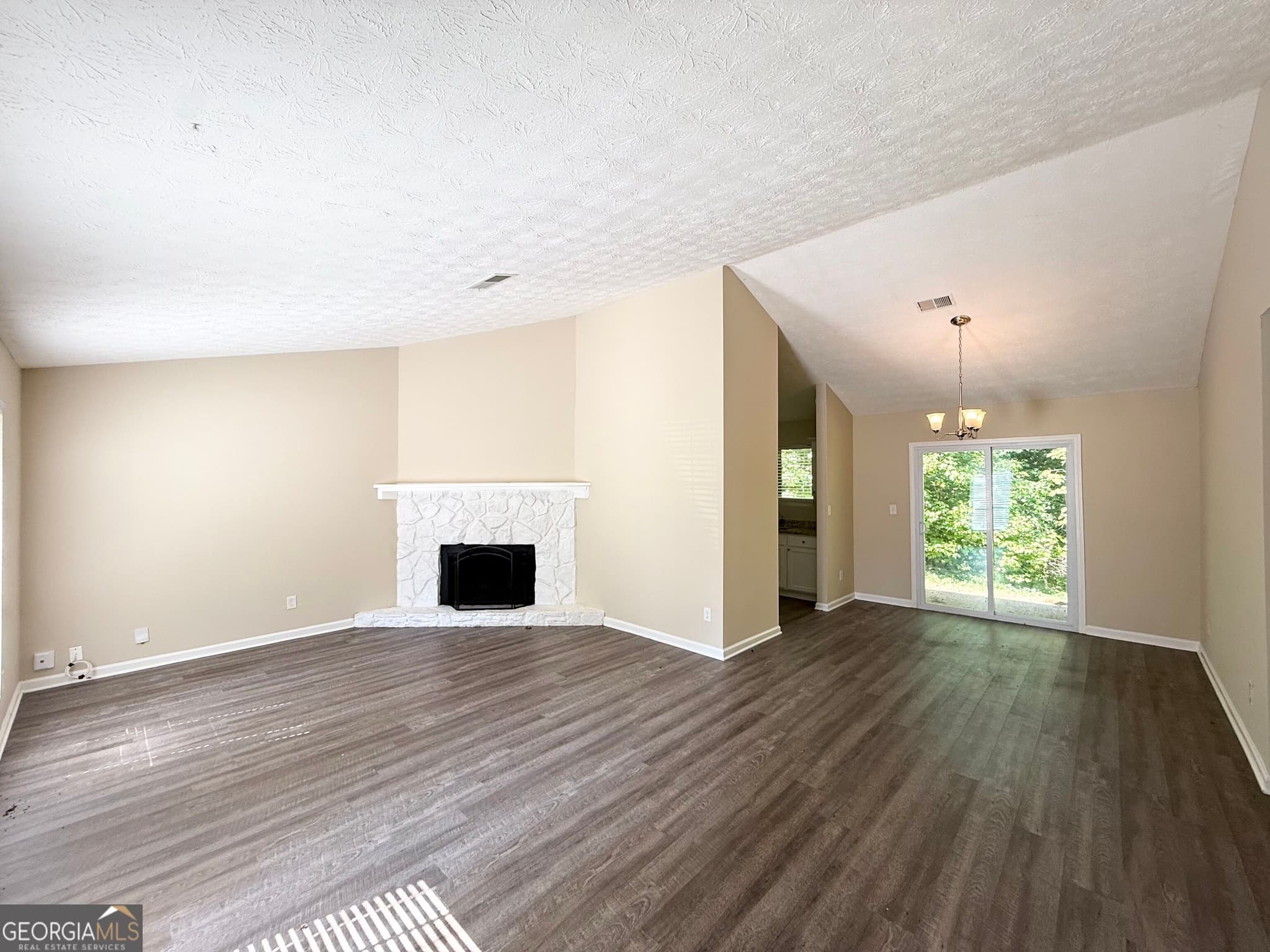 3 bedroom, 2 bathroom, 1,200 sq ft single family residence for sale at 5112 Huxley Road, Stone Mountain, GA 30088 — photo 3