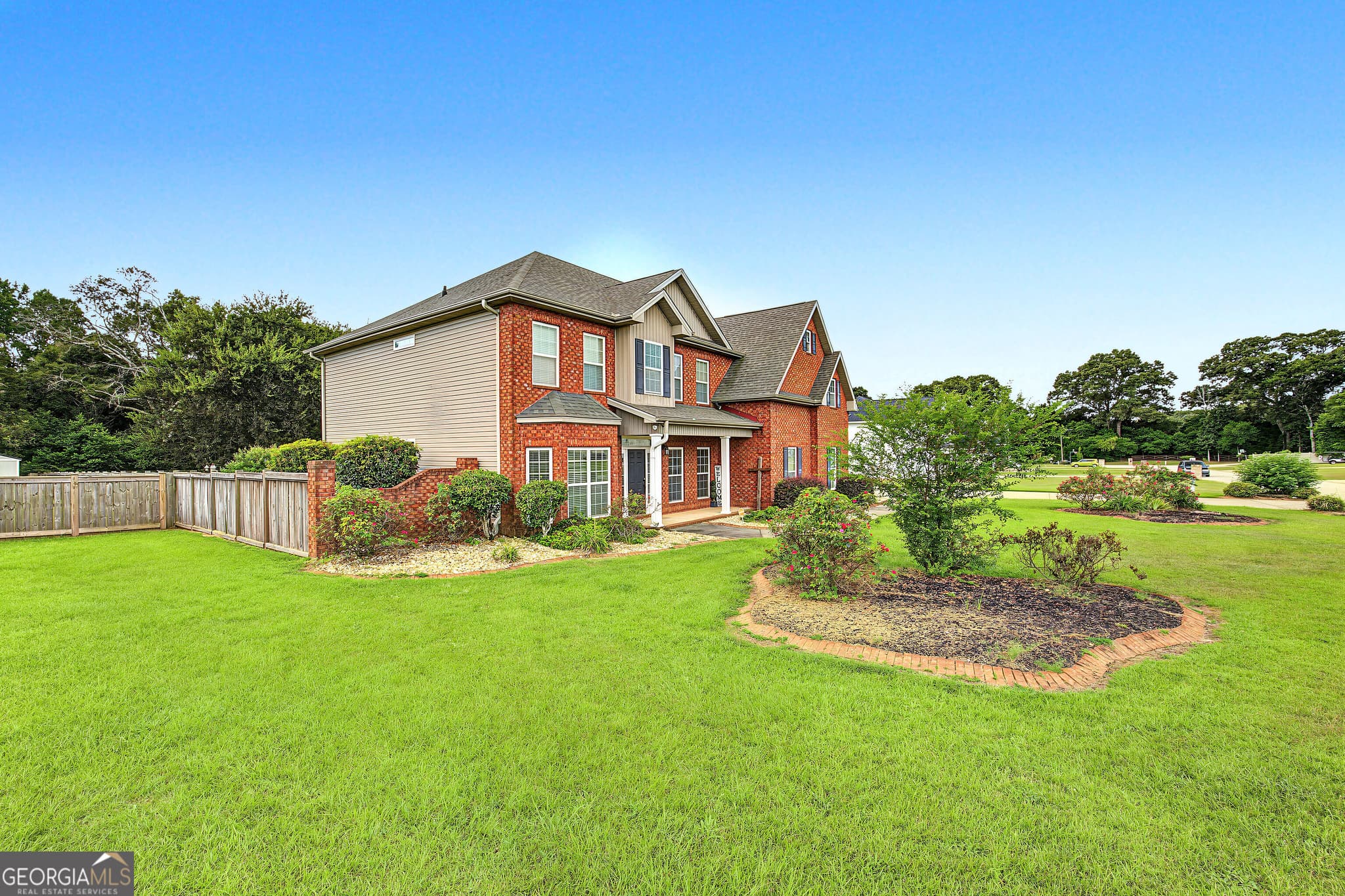 6 bedroom, 4 bathroom, 4,108 sq ft single family residence for sale at 151 Liberty Court, Byron, GA 31008 — photo 3