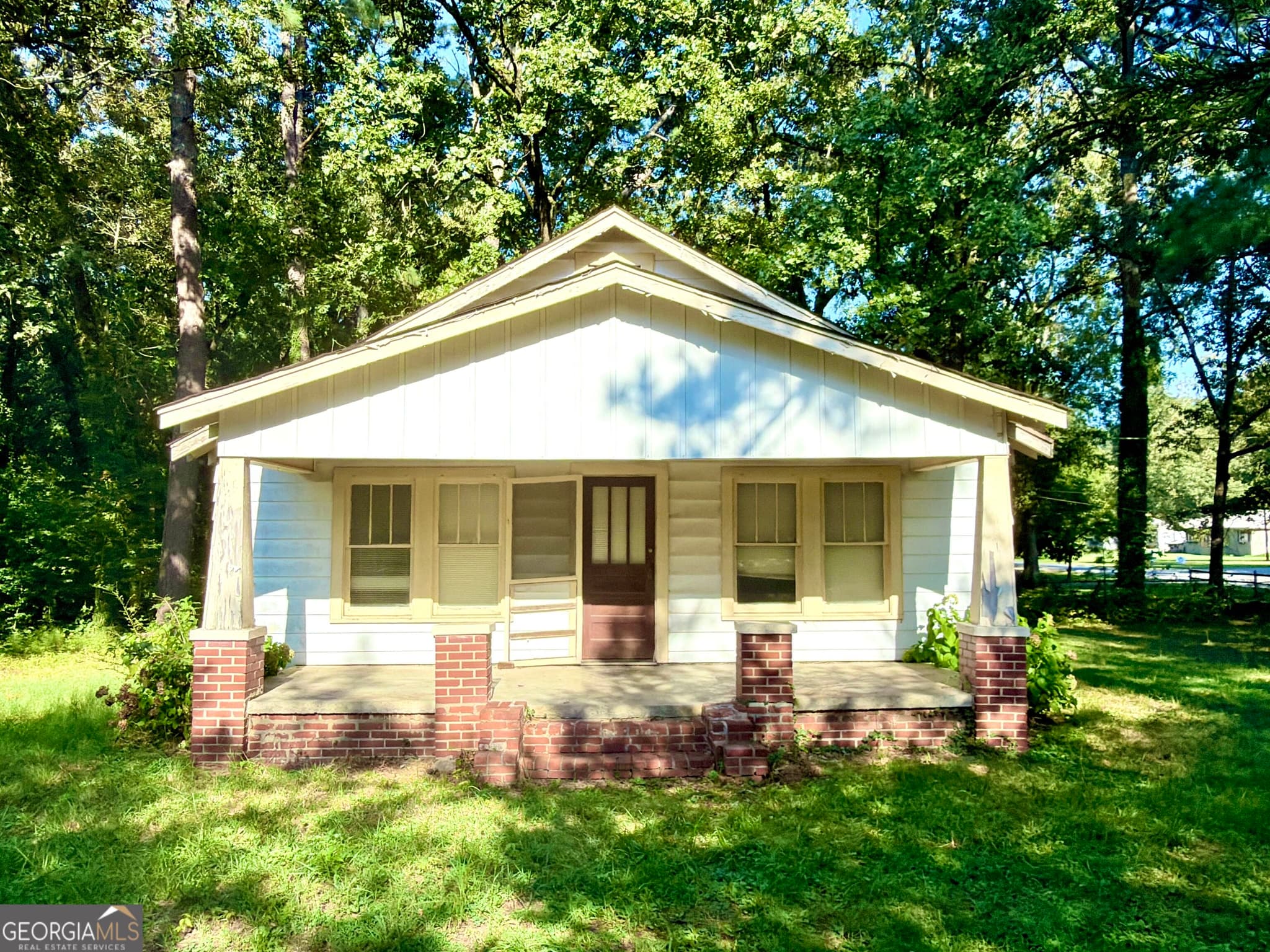 2 bedroom, 1 bathroom, 815 sq ft single family residence for sale at 4558 Martha Berry Highway, Rome, GA 30165