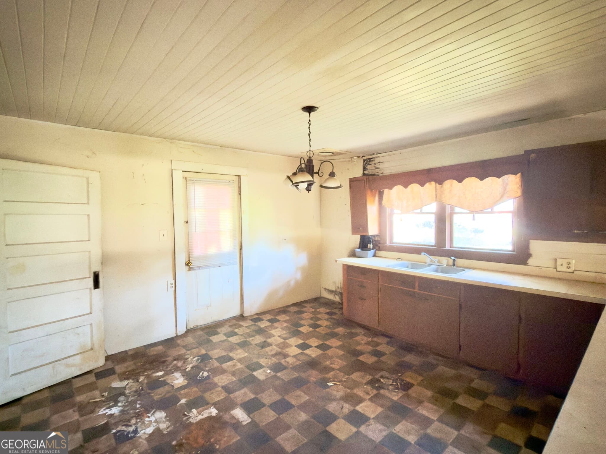 2 bedroom, 1 bathroom, 815 sq ft single family residence for sale at 4558 Martha Berry Highway, Rome, GA 30165 — photo 9