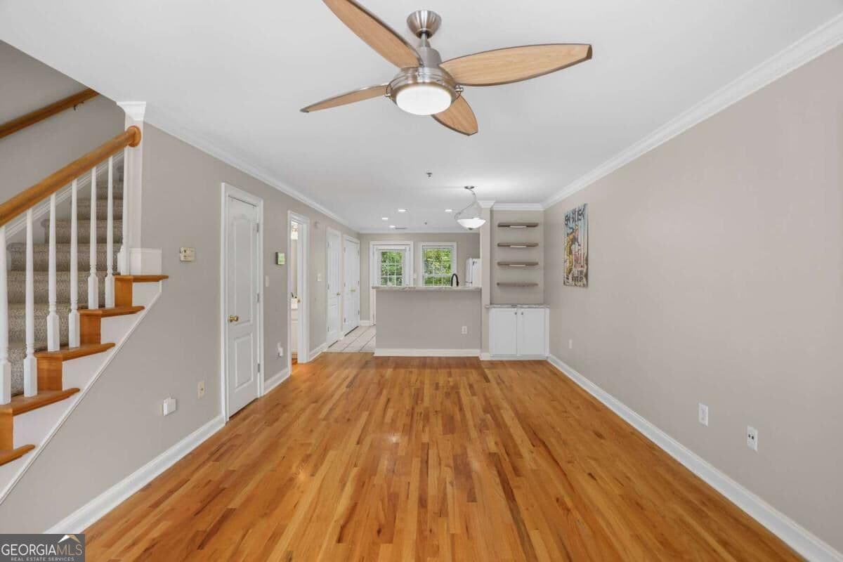 2 bedroom, 2.5 bathroom, 1,275 sq ft condominium for sale at 600 Mitchell Bridge Road 15, Athens, GA 30606 — photo 2