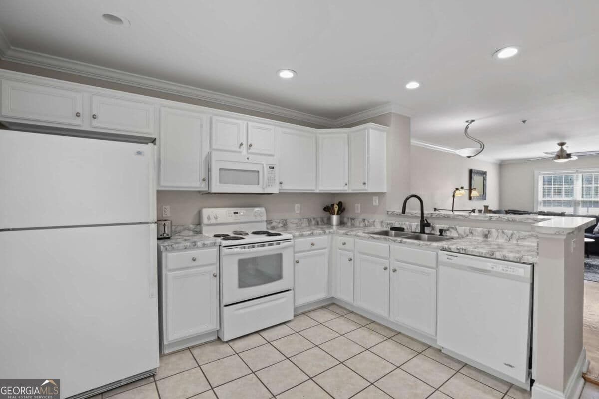2 bedroom, 2.5 bathroom, 1,275 sq ft condominium for sale at 600 Mitchell Bridge Road 15, Athens, GA 30606 — photo 6