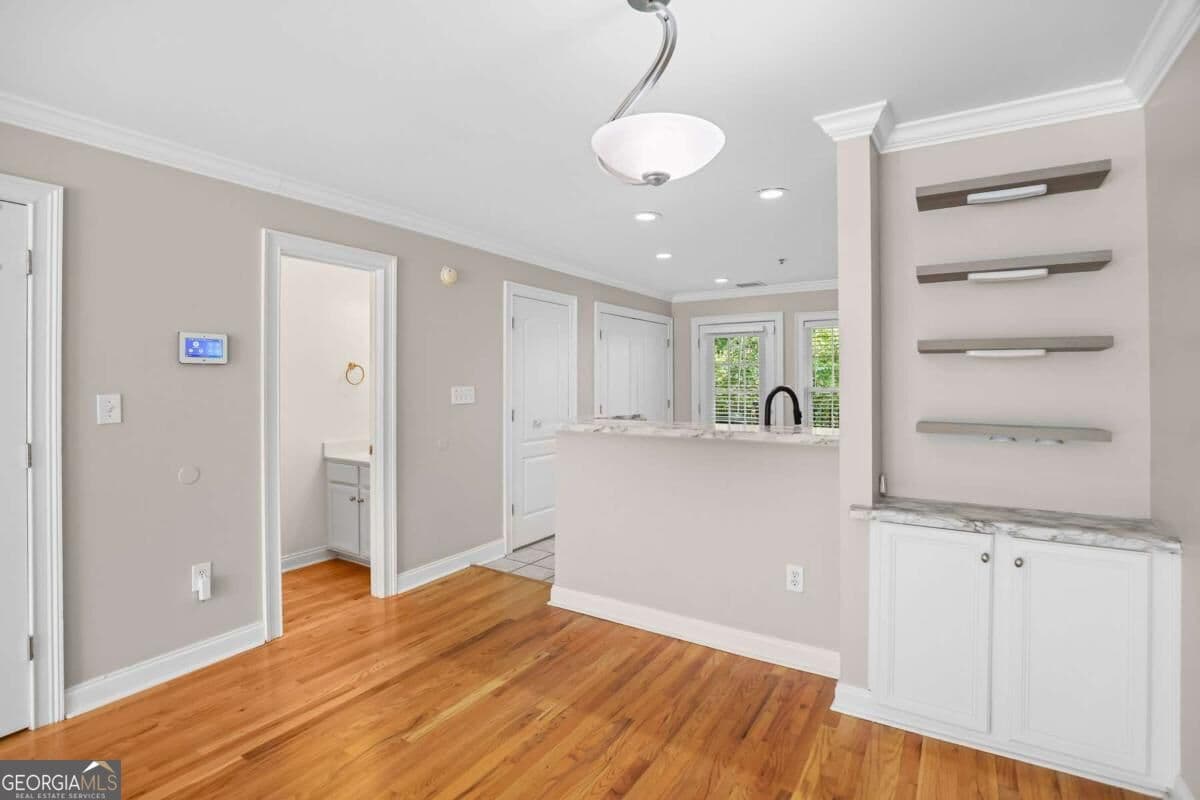 2 bedroom, 2.5 bathroom, 1,275 sq ft condominium for sale at 600 Mitchell Bridge Road 15, Athens, GA 30606 — photo 5