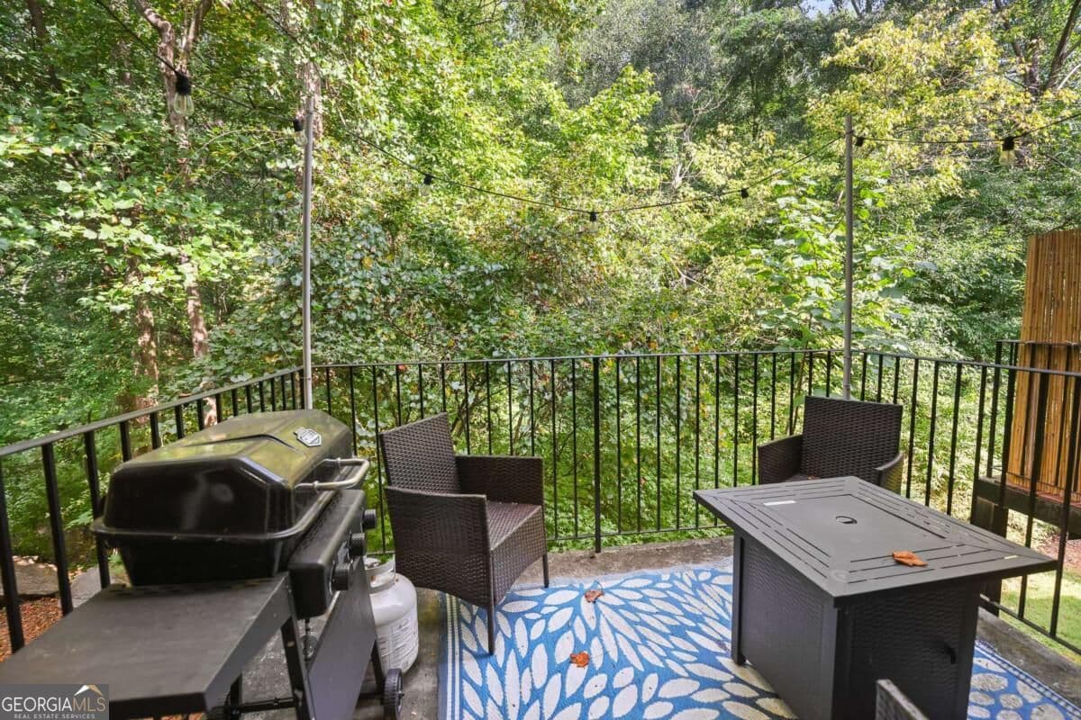 2 bedroom, 2.5 bathroom, 1,275 sq ft condominium for sale at 600 Mitchell Bridge Road 15, Athens, GA 30606 — photo 9