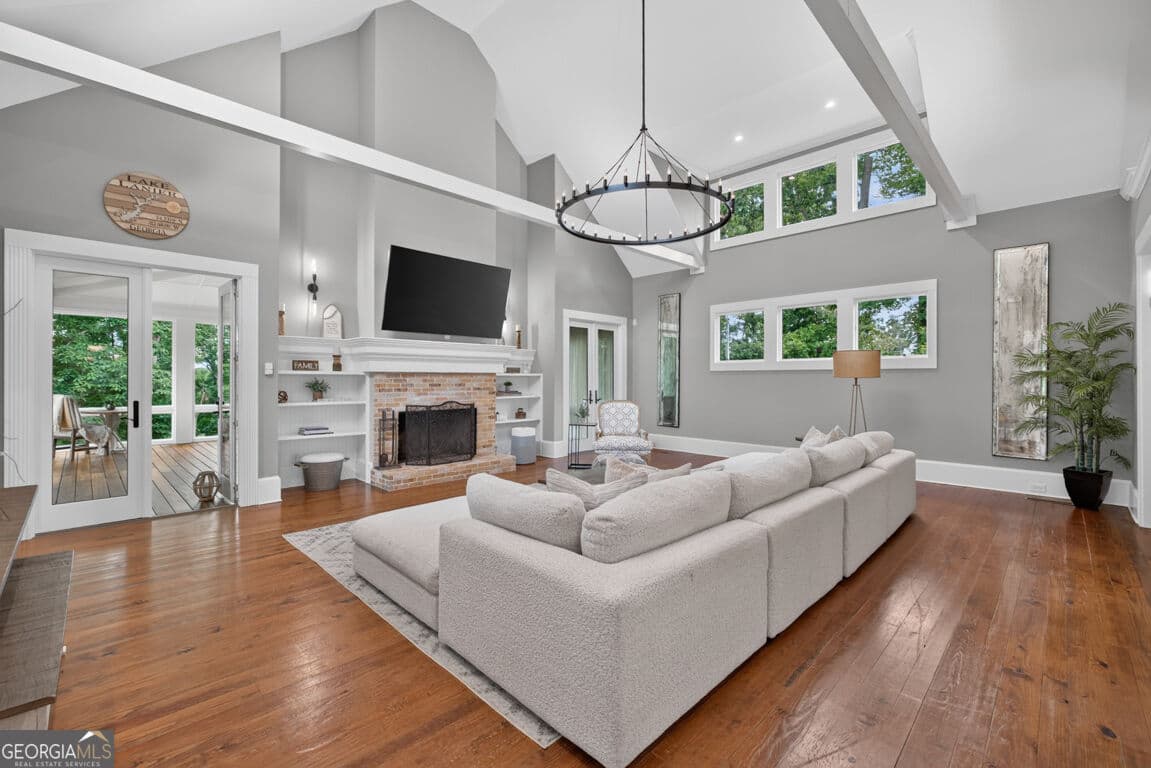 4 bedroom, 3.5 bathroom, 6,831 sq ft single family residence for sale at 5960 Nachoochee Trail, Flowery Branch, GA 30542 — photo 6