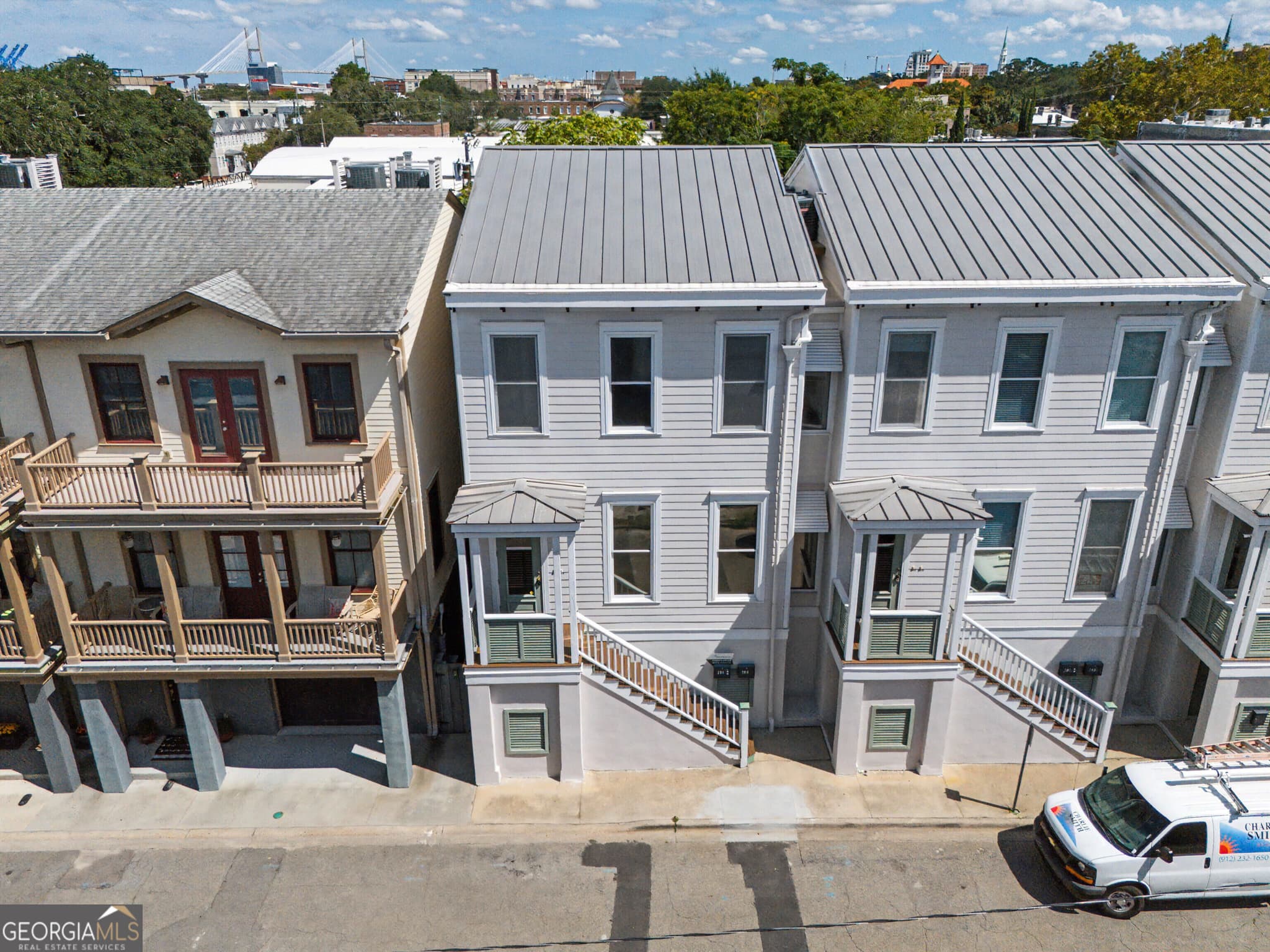 2 bedroom, 1 bathroom, 982 sq ft condominium for sale at 302 Lorch Street 204, Savannah, GA 31401