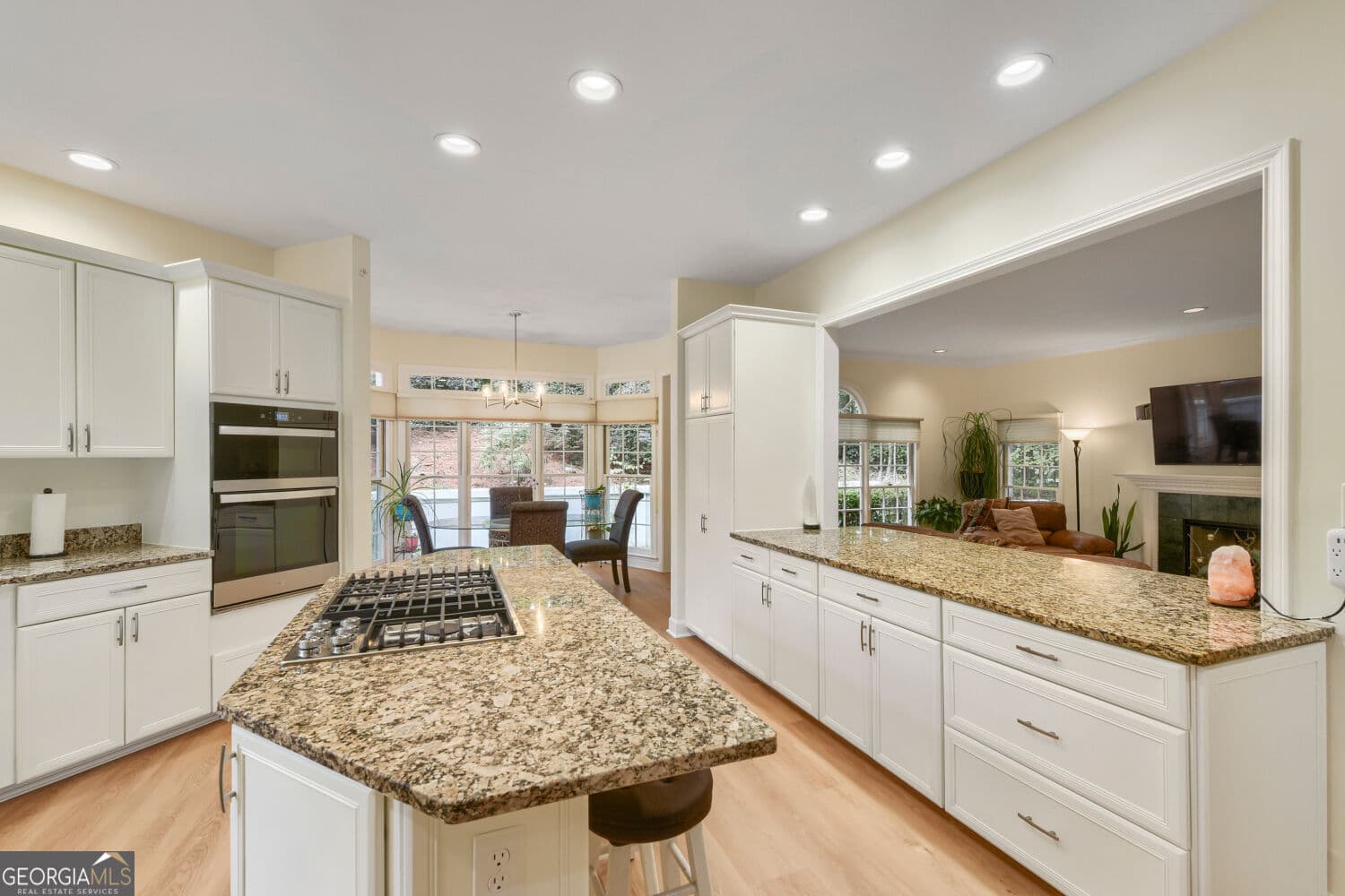 6 bedroom, 5.5 bathroom single family residence for sale at 5830 Plantation Drive, Roswell, GA 30075 — photo 7