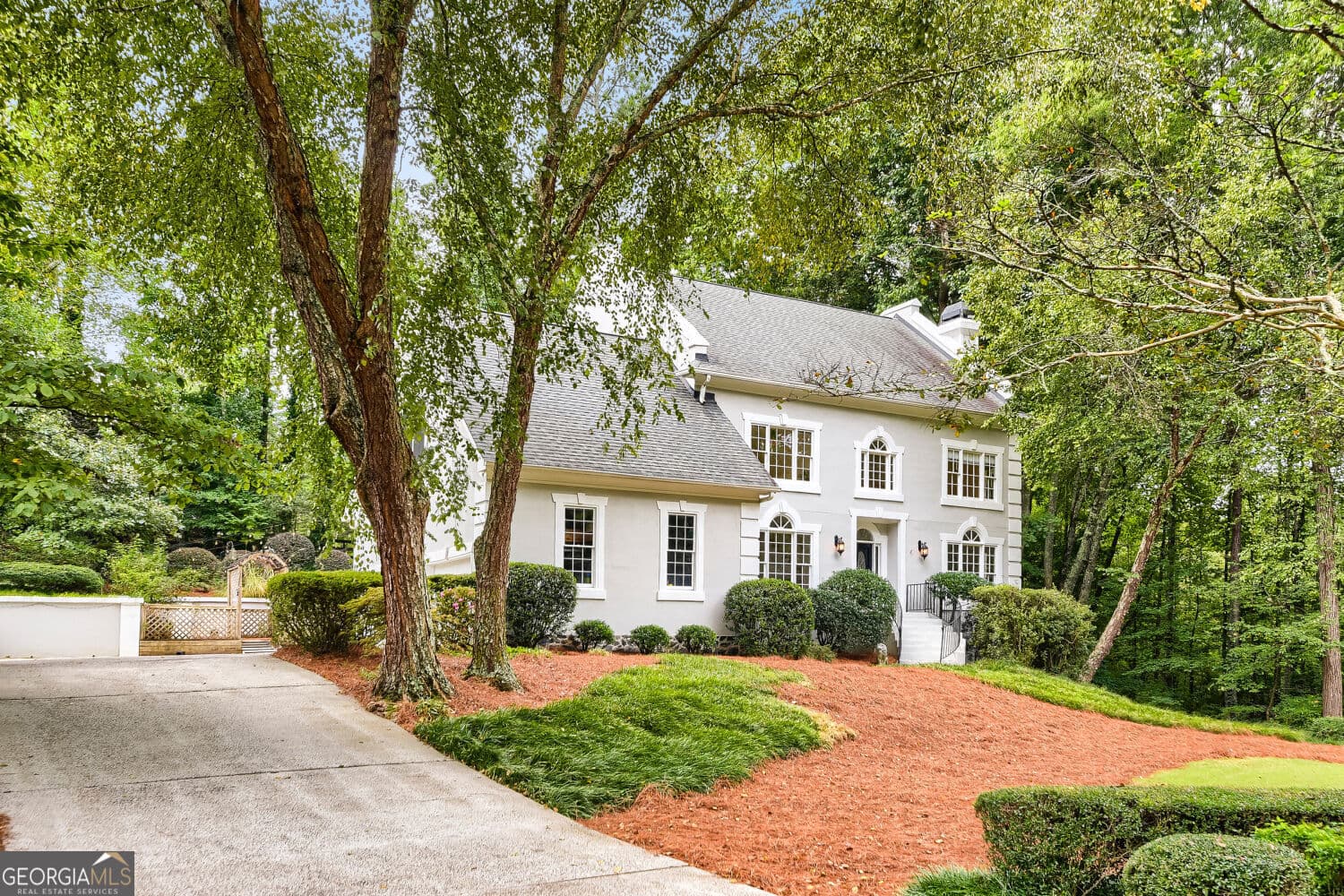 6 bedroom, 5.5 bathroom single family residence for sale at 5830 Plantation Drive, Roswell, GA 30075 — photo 3