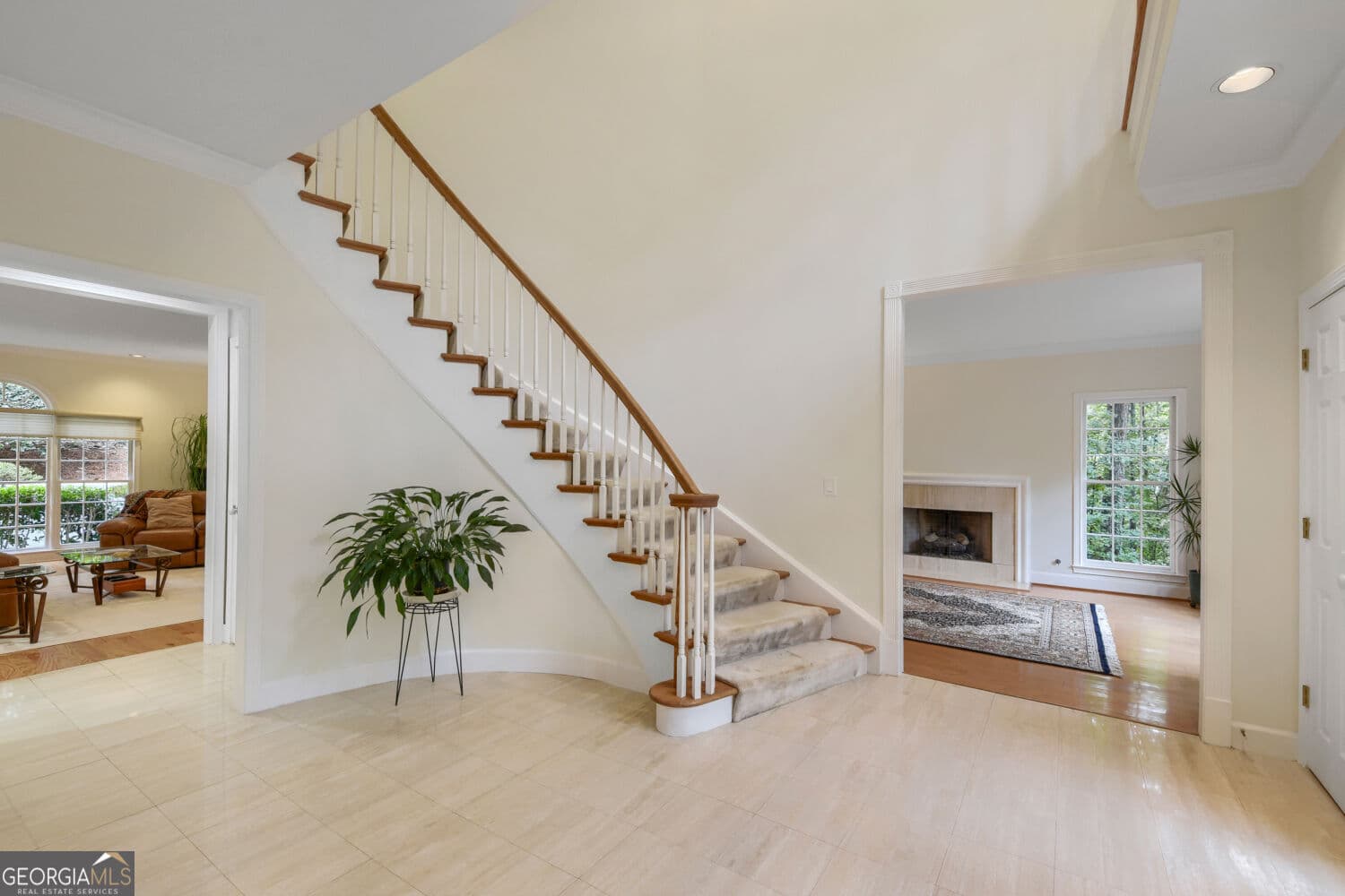 6 bedroom, 5.5 bathroom single family residence for sale at 5830 Plantation Drive, Roswell, GA 30075 — photo 4