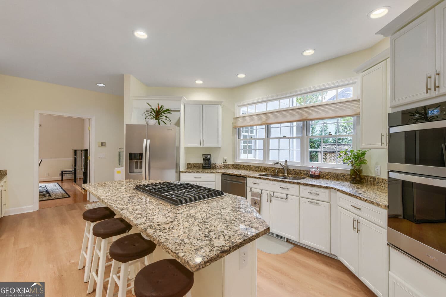 6 bedroom, 5.5 bathroom single family residence for sale at 5830 Plantation Drive, Roswell, GA 30075 — photo 8