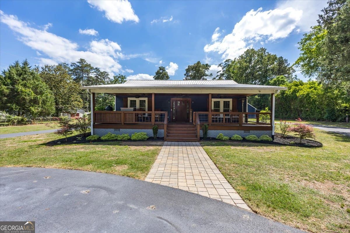 3 bedroom, 2 bathroom, 2,324 sq ft single family residence sold at 221 Gray Highway, Gordon, GA 31031