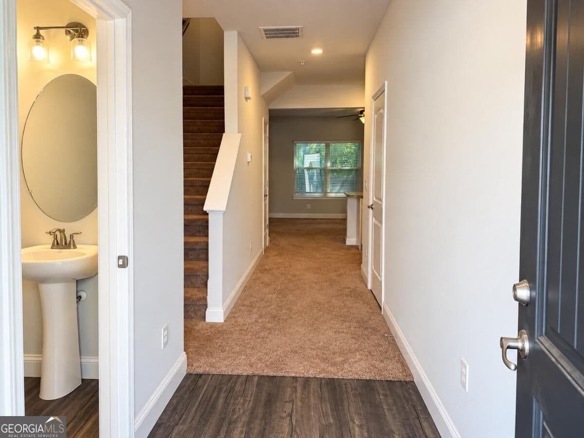 2 bedroom, 2.5 bathroom townhouse for sale at 5358 Creekview Lane, Morrow, GA 30260 — photo 2