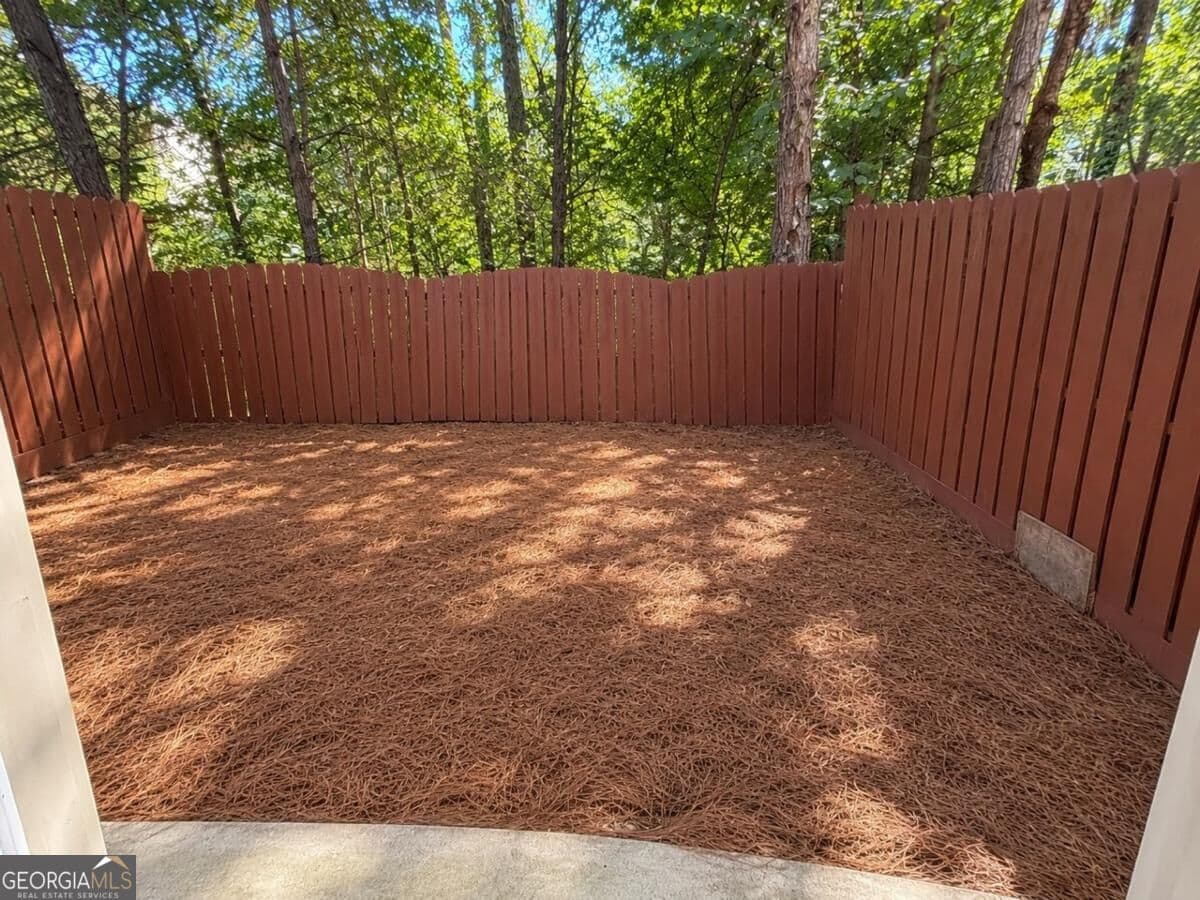 2 bedroom, 2.5 bathroom townhouse for sale at 5358 Creekview Lane, Morrow, GA 30260 — photo 9