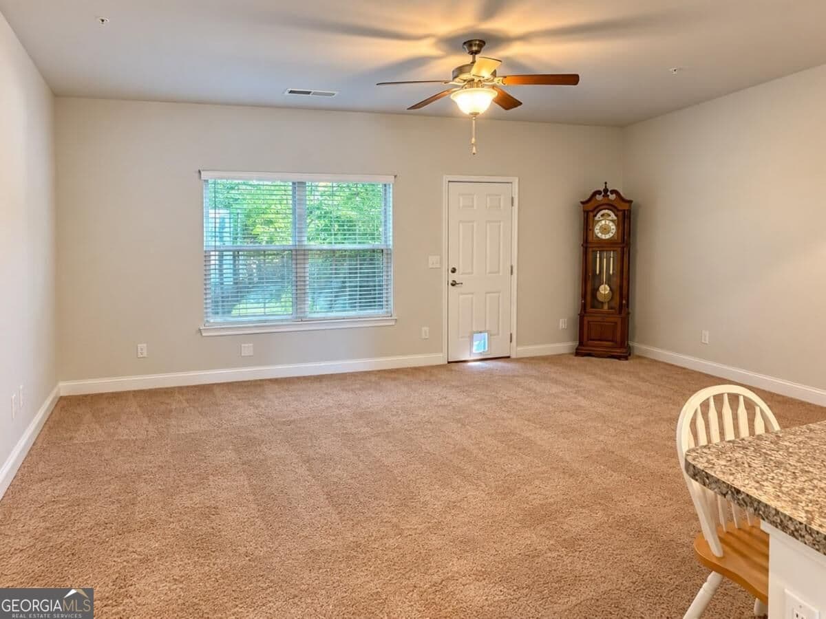 2 bedroom, 2.5 bathroom townhouse for sale at 5358 Creekview Lane, Morrow, GA 30260 — photo 4