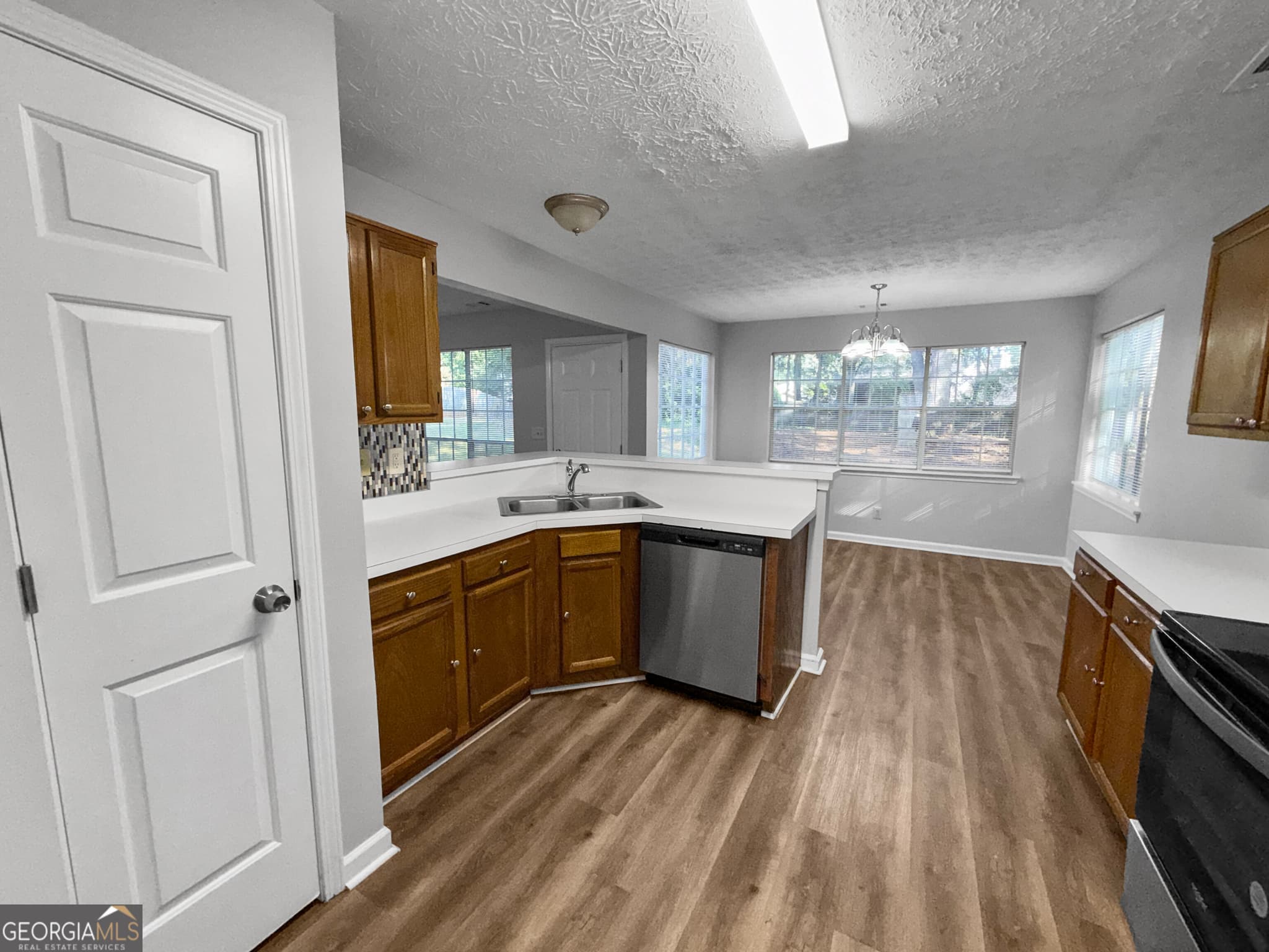3 bedroom, 2.5 bathroom, 4,208 sq ft single family residence for rent at 8432 Cedar Creek Ridge, Riverdale, GA 30274 for $2,075 a month — photo 8