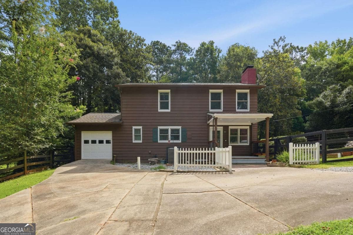 3 bedroom, 2.5 bathroom, 2,125 sq ft single family residence for sale at 5129 Fourth Colony Drive, Gainesville, GA 30504 — photo 3