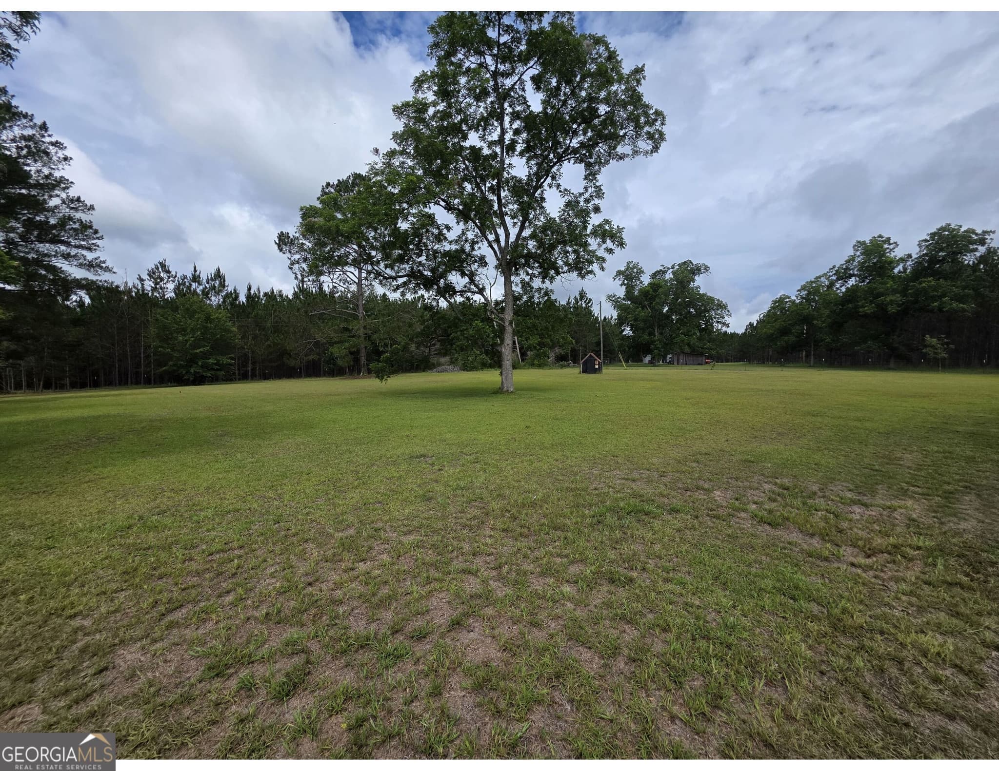 1 bedroom, 2 bathroom, 1,408 sq ft single family residence for sale at 234 Robin Road, Alma, GA 31510 — photo 4
