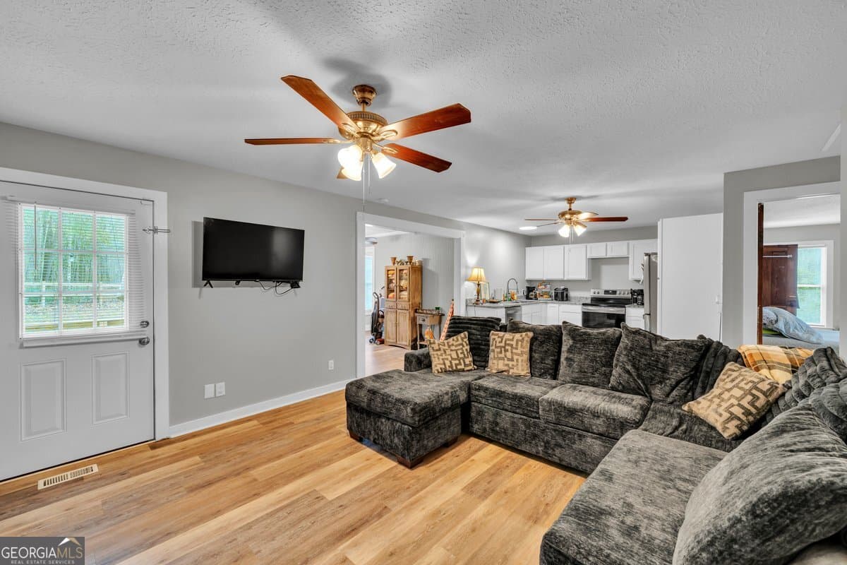 3 bedroom, 2 bathroom, 1,176 sq ft single family residence for sale at 418 Flintside Drive, Cobb, GA 31735 — photo 10