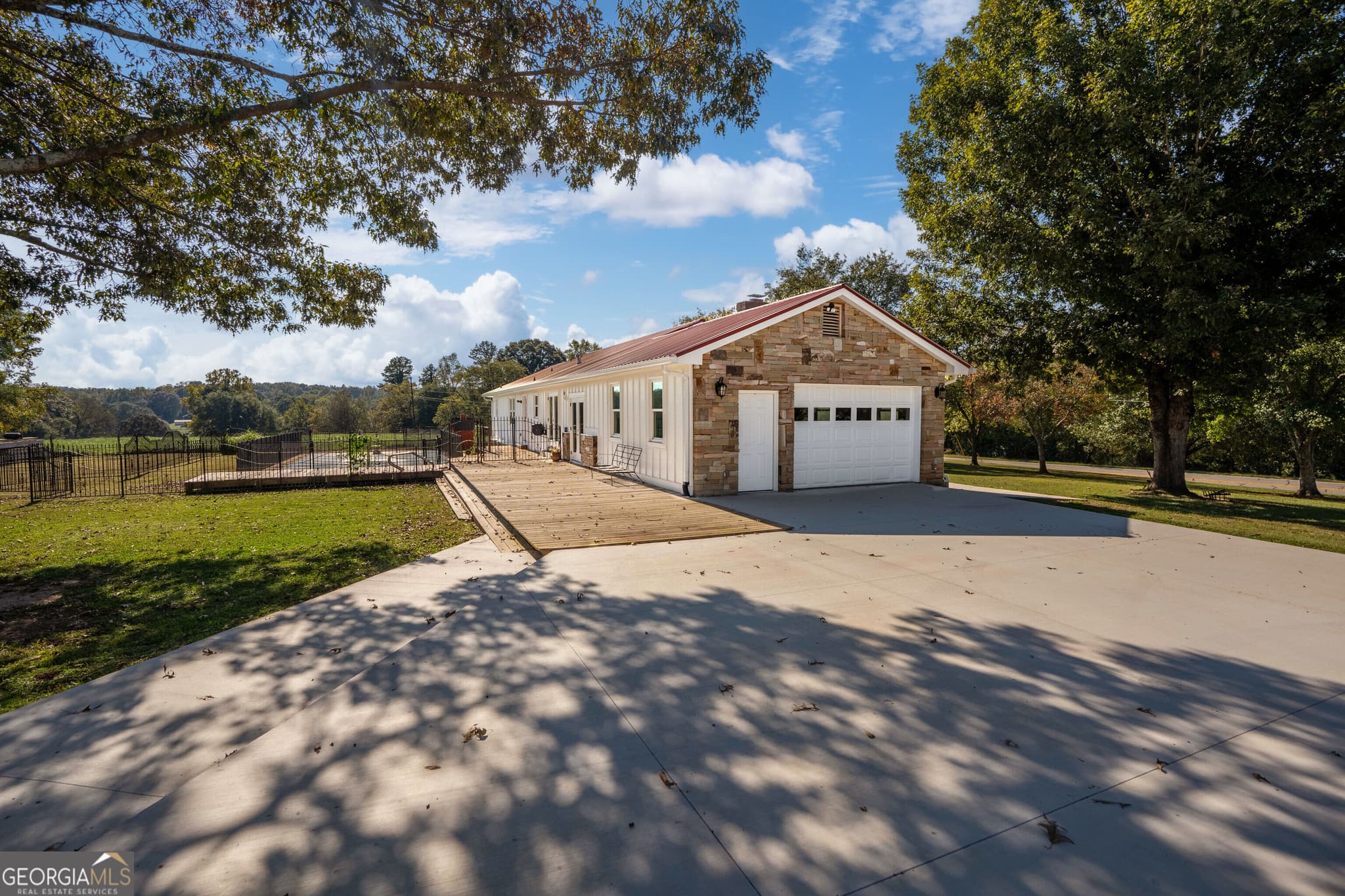 5 bedroom, 5 bathroom, 3,304 sq ft single family residence for sale at 2111 Highway 323, Gillsville, GA 30543 — photo 7