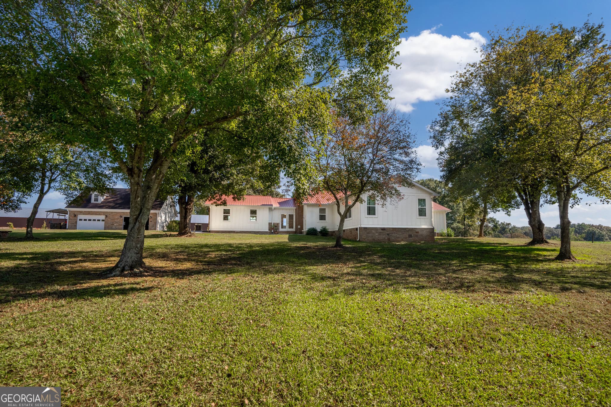 5 bedroom, 5 bathroom, 3,304 sq ft single family residence for sale at 2111 Highway 323, Gillsville, GA 30543 — photo 5