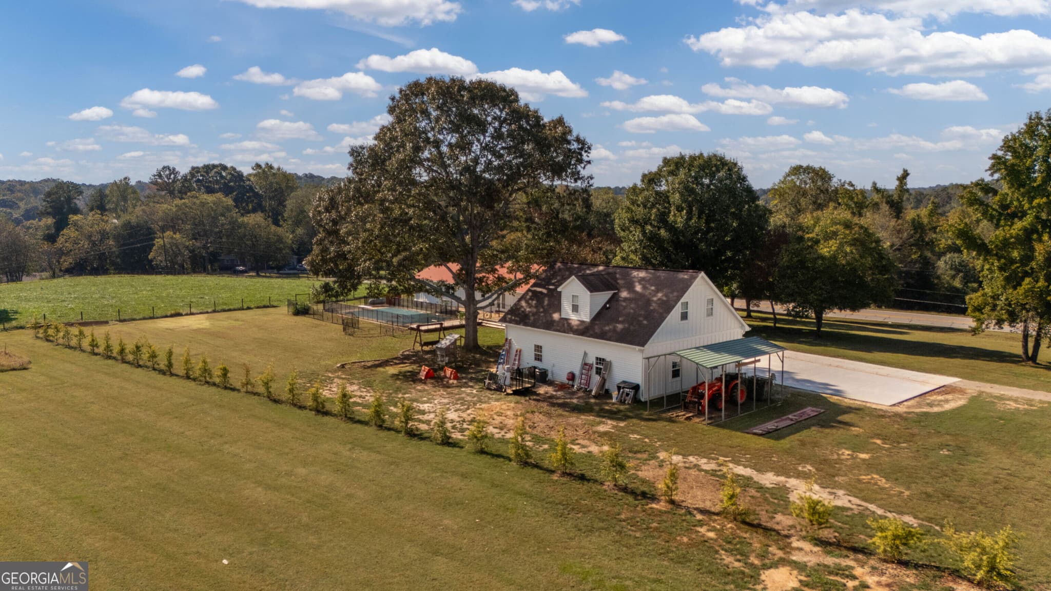 5 bedroom, 5 bathroom, 3,304 sq ft single family residence for sale at 2111 Highway 323, Gillsville, GA 30543 — photo 4