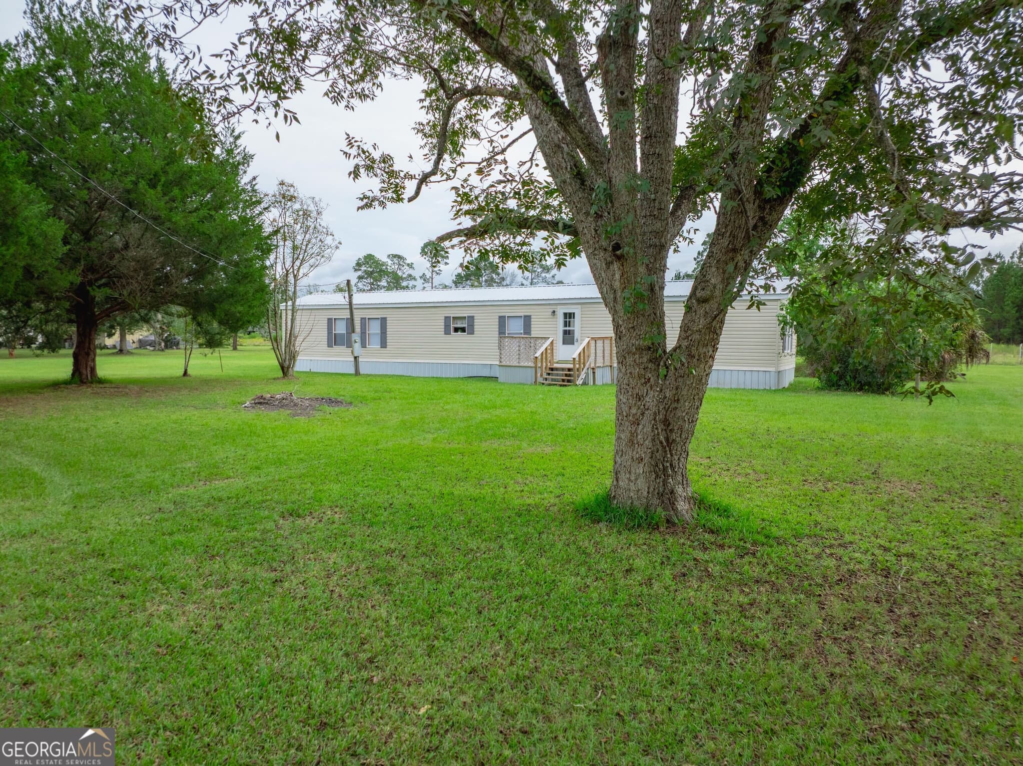 3 bedroom, 2 bathroom, 1,170 sq ft manufactured home,single family residence for sale at 601 Walker Road, Waycross, GA 31501