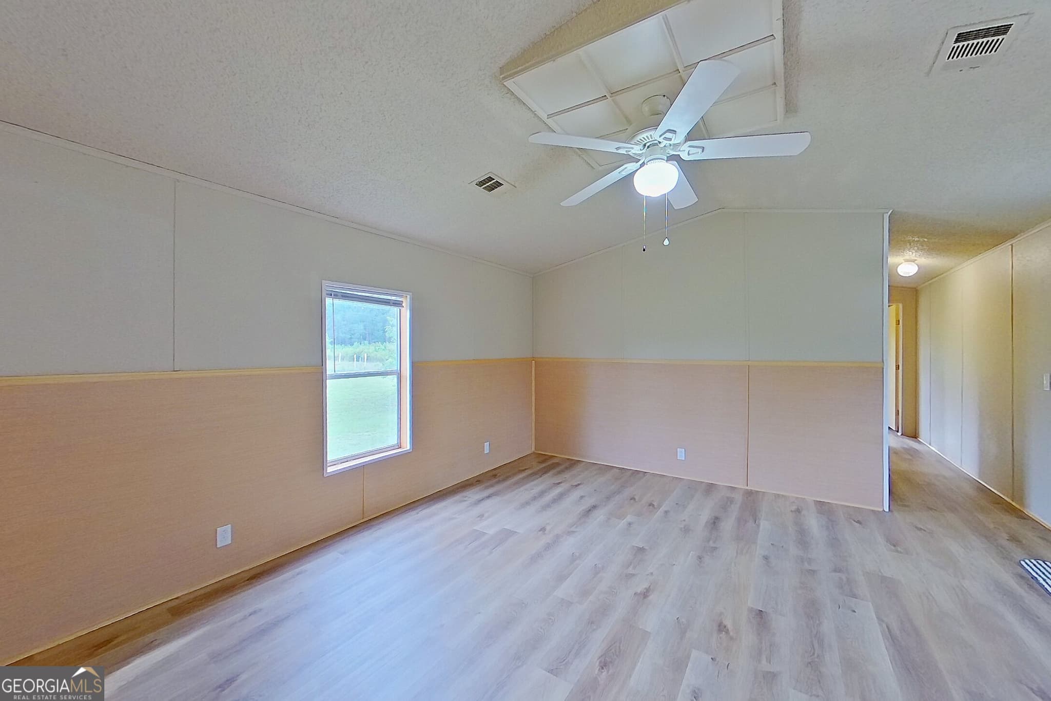 3 bedroom, 2 bathroom, 1,170 sq ft manufactured home,single family residence for sale at 601 Walker Road, Waycross, GA 31501 — photo 5
