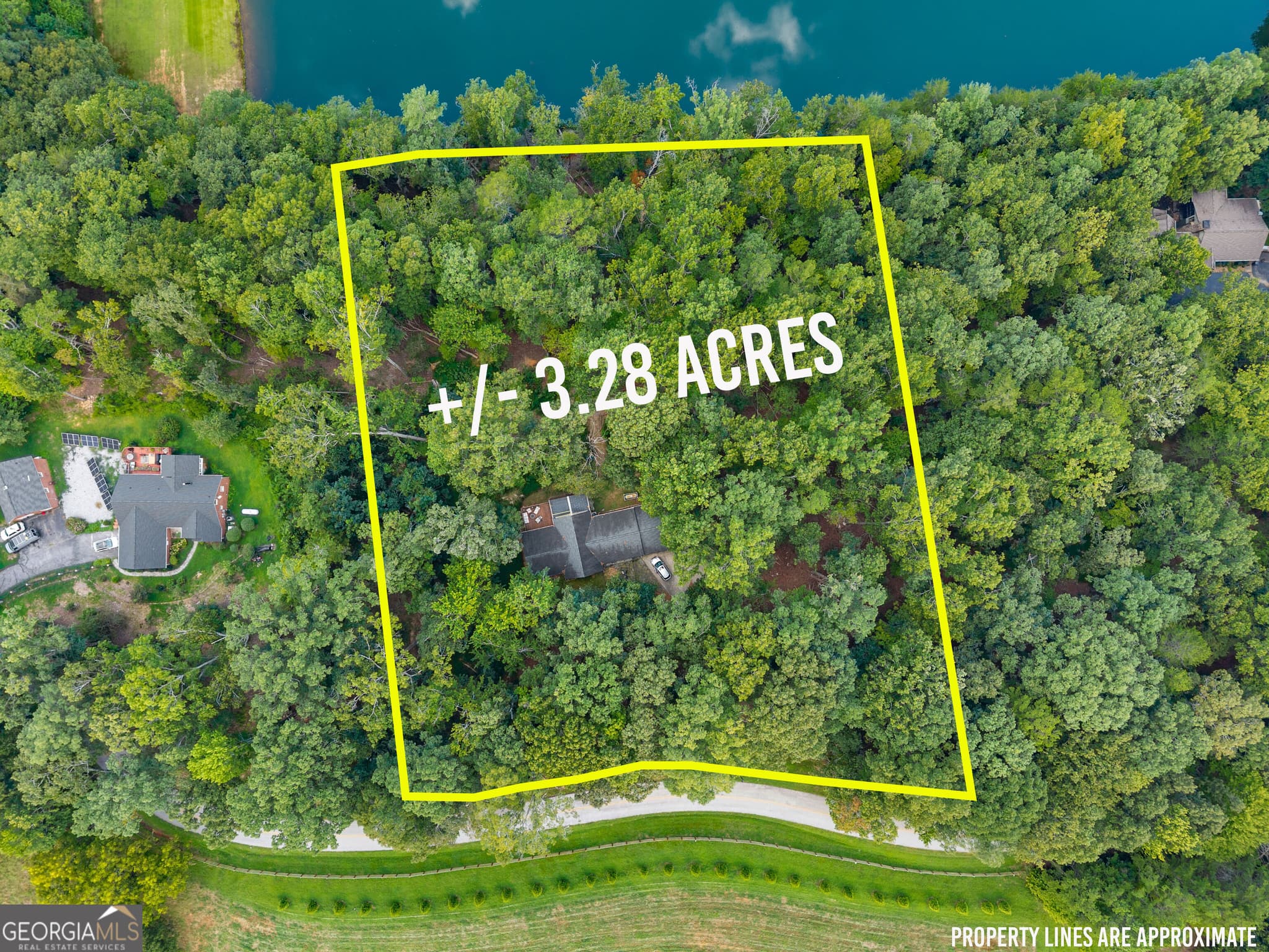 5 bedroom, 4 bathroom, 3,668 sq ft single family residence for sale at 501 High Meadow Lakes Road, Clarkesville, GA 30523 — photo 3
