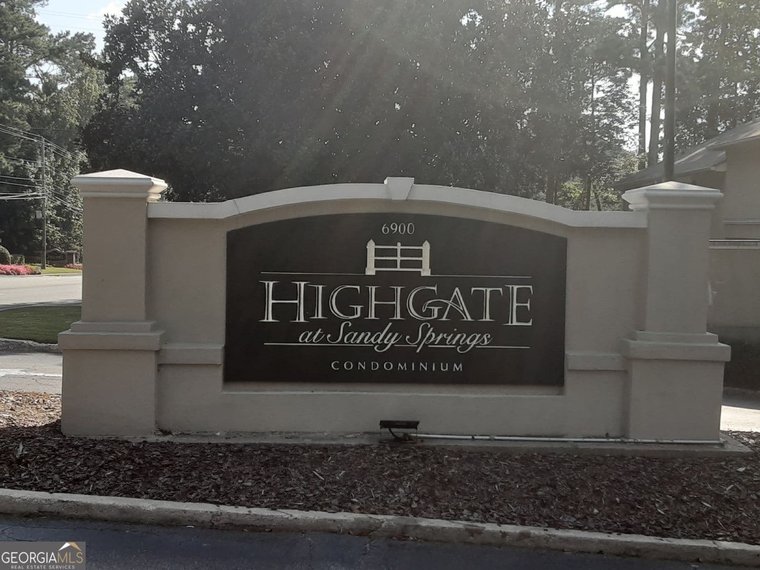 2 bedroom, 2.5 bathroom, 1,434 sq ft condominium for rent at 6900 Roswell Road O3, Sandy Springs, GA 30328 for $2,100 a month — photo 1 of 22